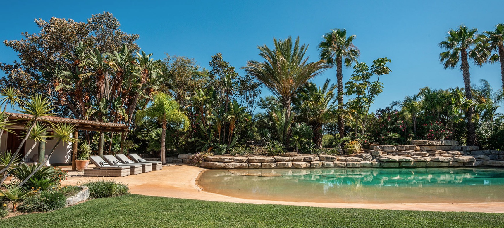 Luxury-Villa-Living-Villa-Aguiar-Quinta-Verde-Portugal-3