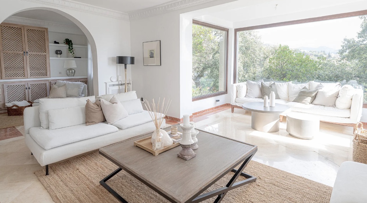 Luxury-Villa-Living-Villa-De Boinville-Spain13
