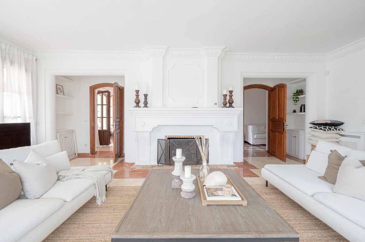 Luxury-Villa-Living-Villa-De Boinville-Spain15