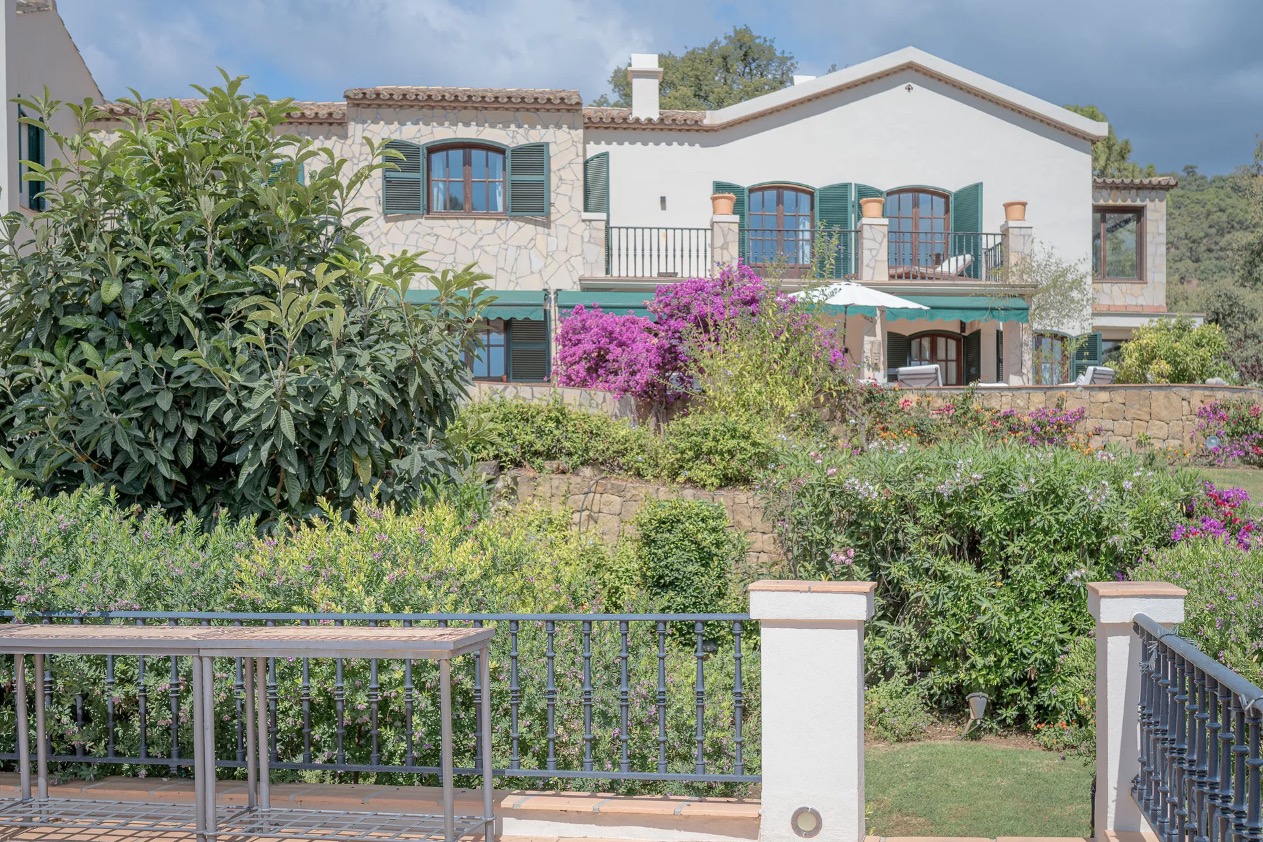 Luxury-Villa-Living-Villa-De Boinville-Spain34