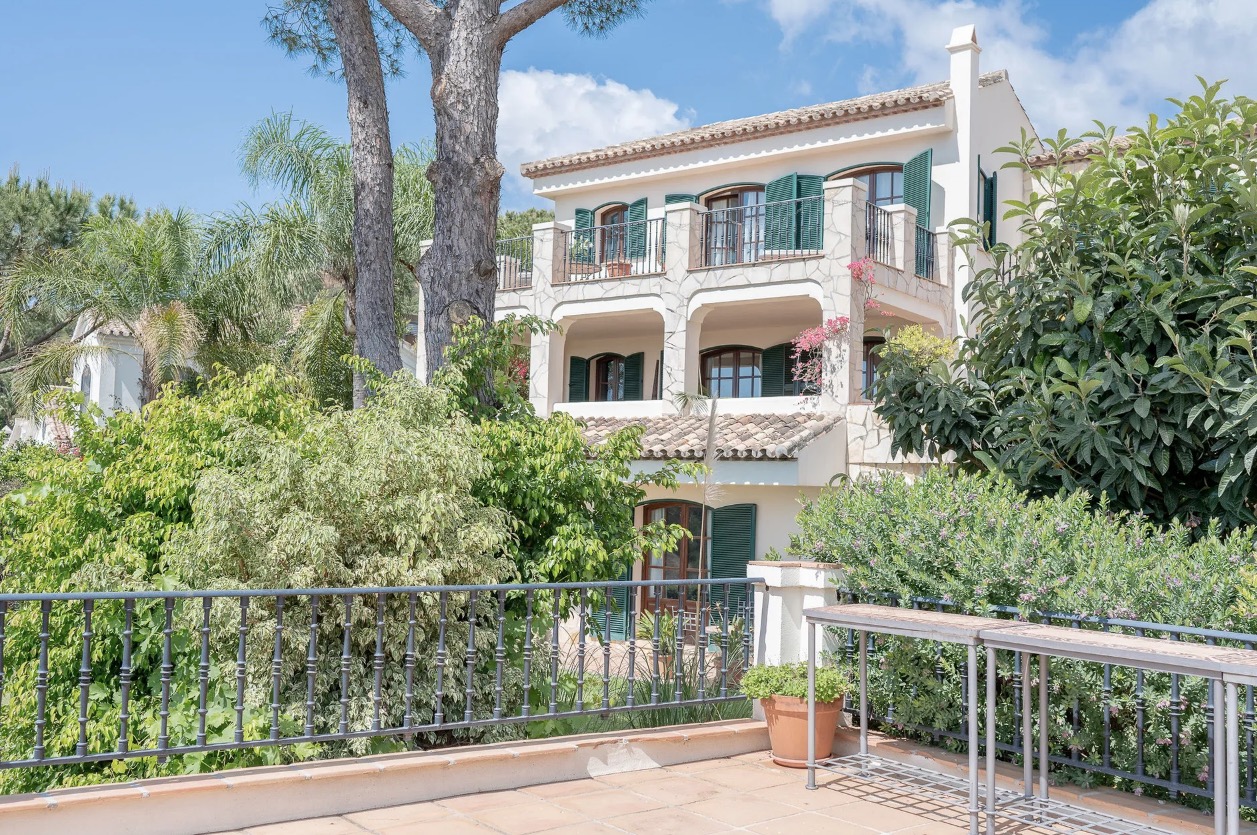 Luxury-Villa-Living-Villa-De Boinville-Spain35