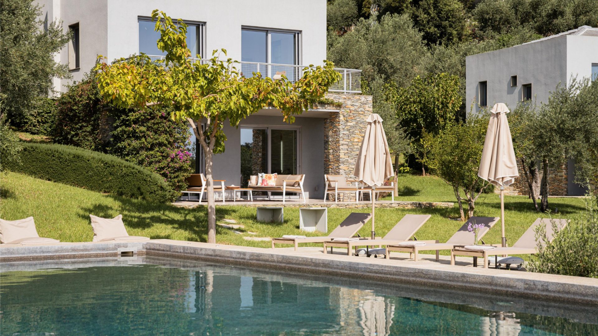luxury-villa-living-acutus-skiathos-3