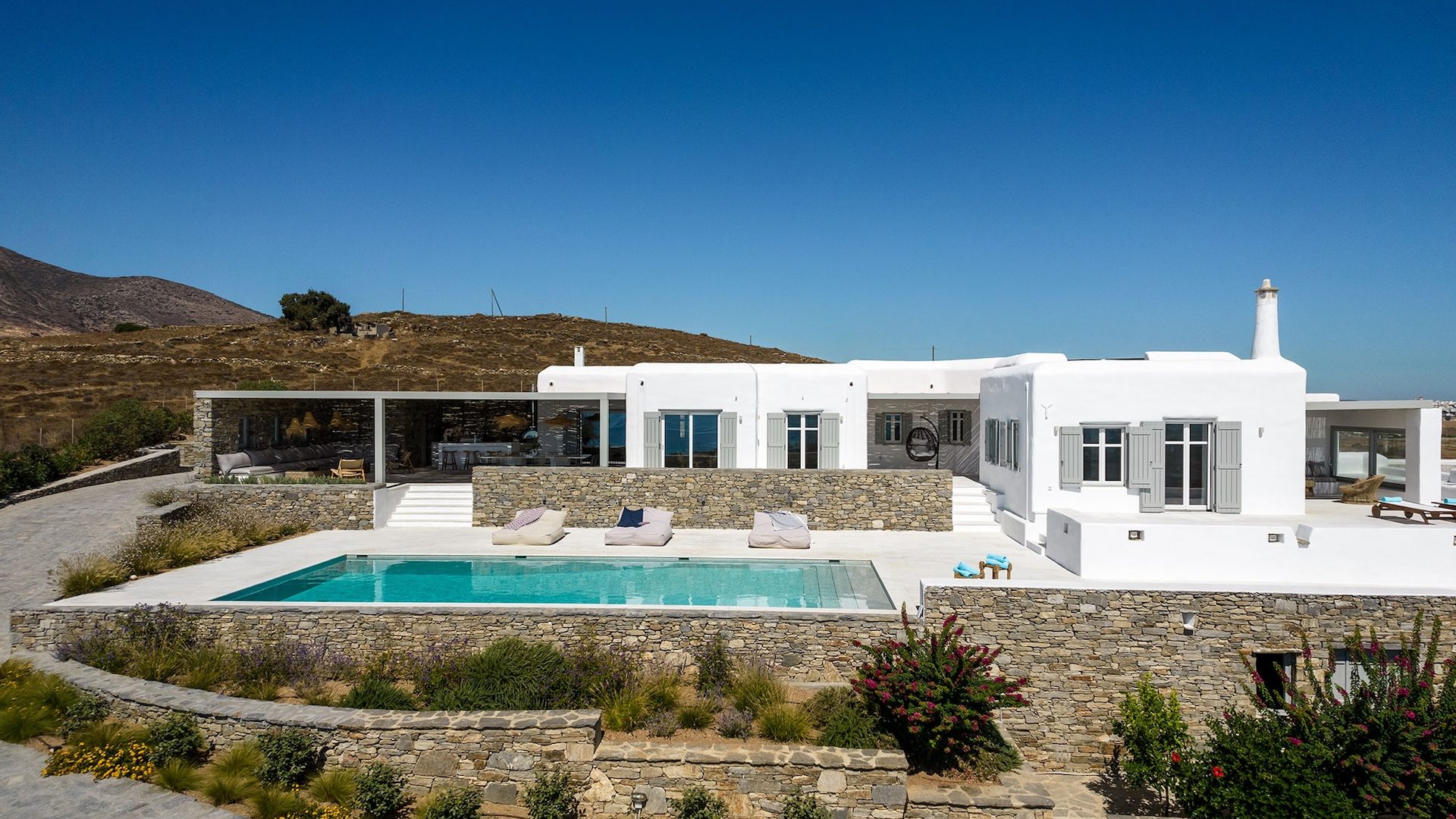 luxury-villa-living-fidelis-paros-2