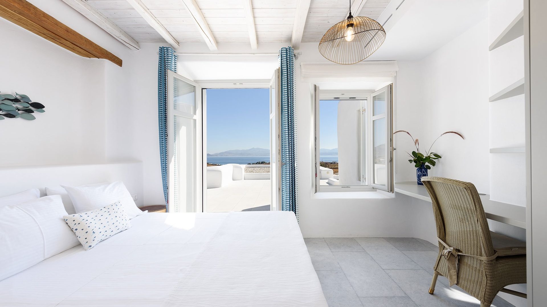 luxury-villa-living-fidelis-paros-8