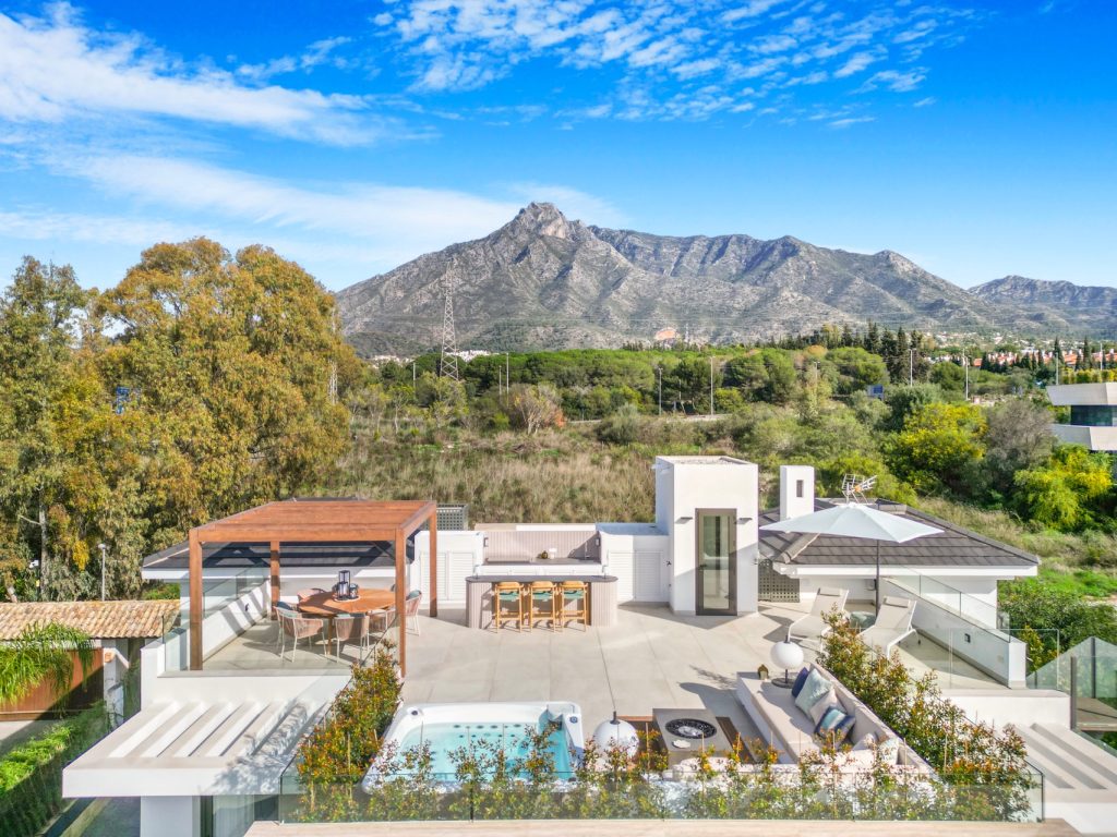 luxury-villa-living-villa-hunter-marbella-spain-3