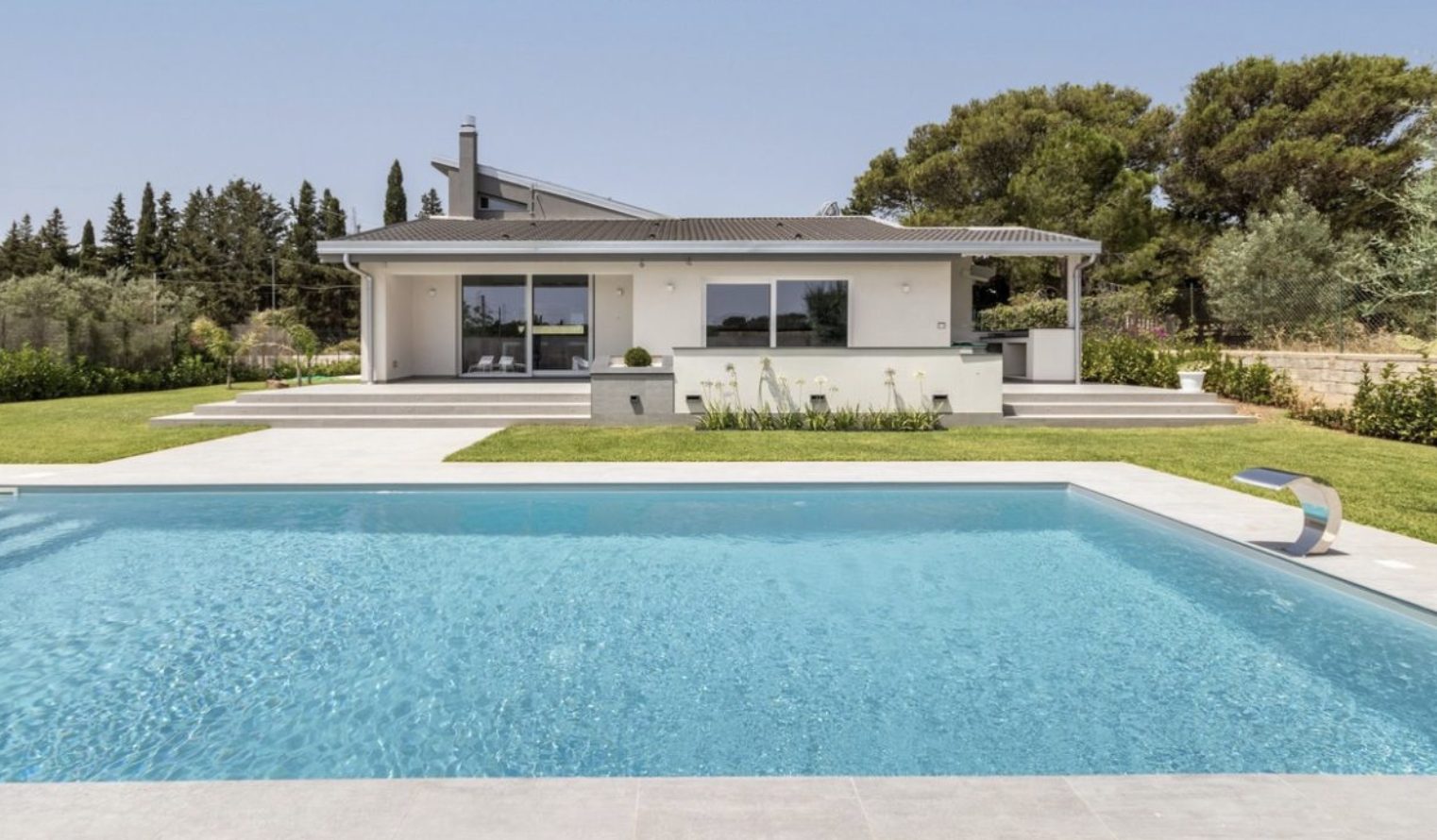 Luxury-Villa-Living-The-Filming-Villas-Villa-Enzo-Sicily-Italy2