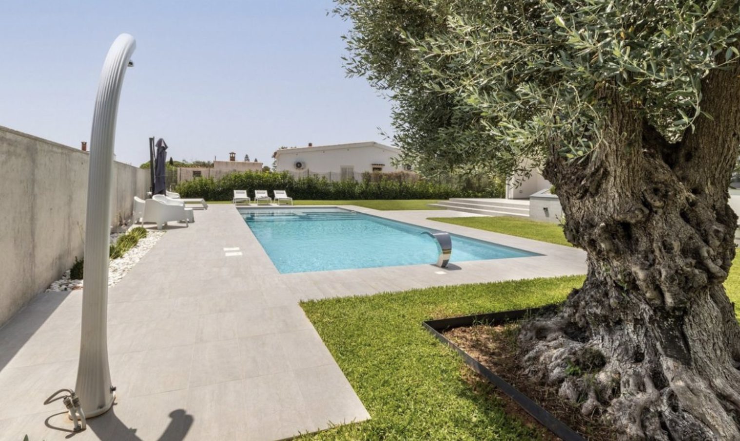 Luxury-Villa-Living-The-Filming-Villas-Villa-Enzo-Sicily-Italy8