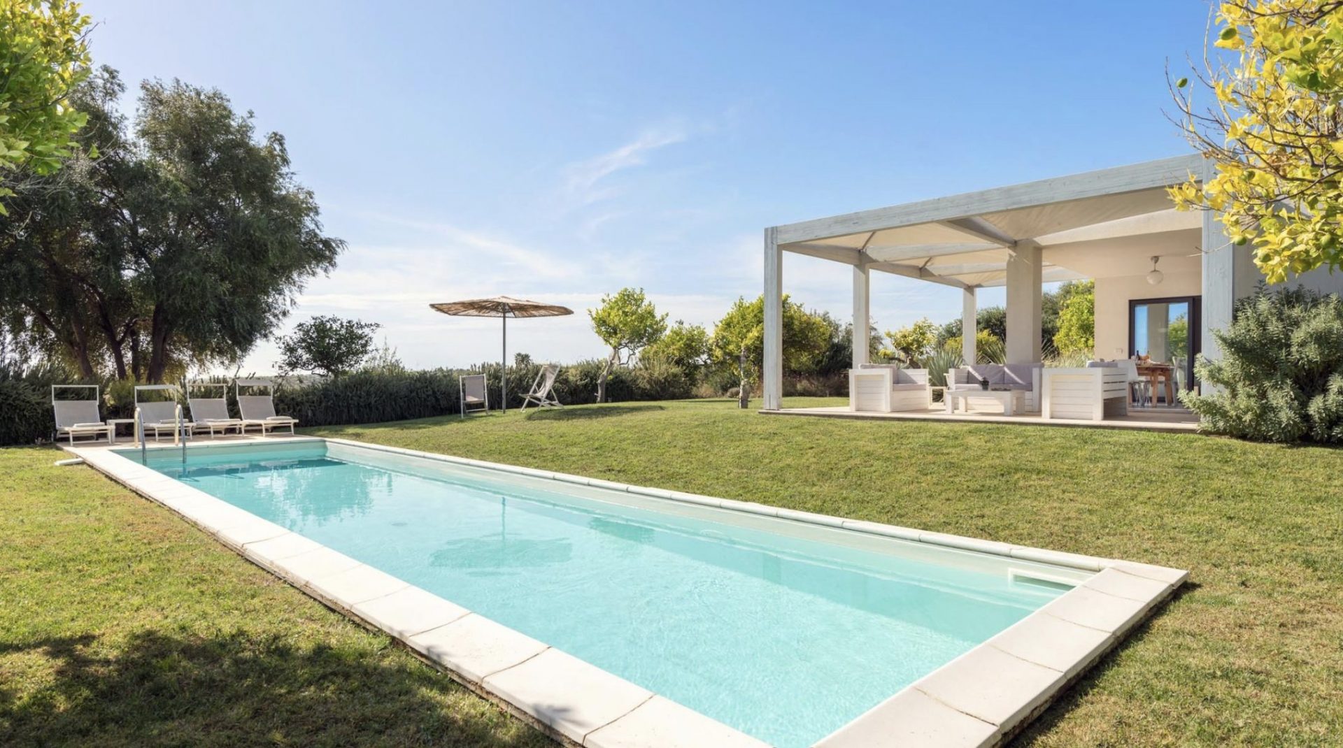 Luxury-Villa-Living-The-Filming-Villas-Villa-Lenci-Sicily-Italy1