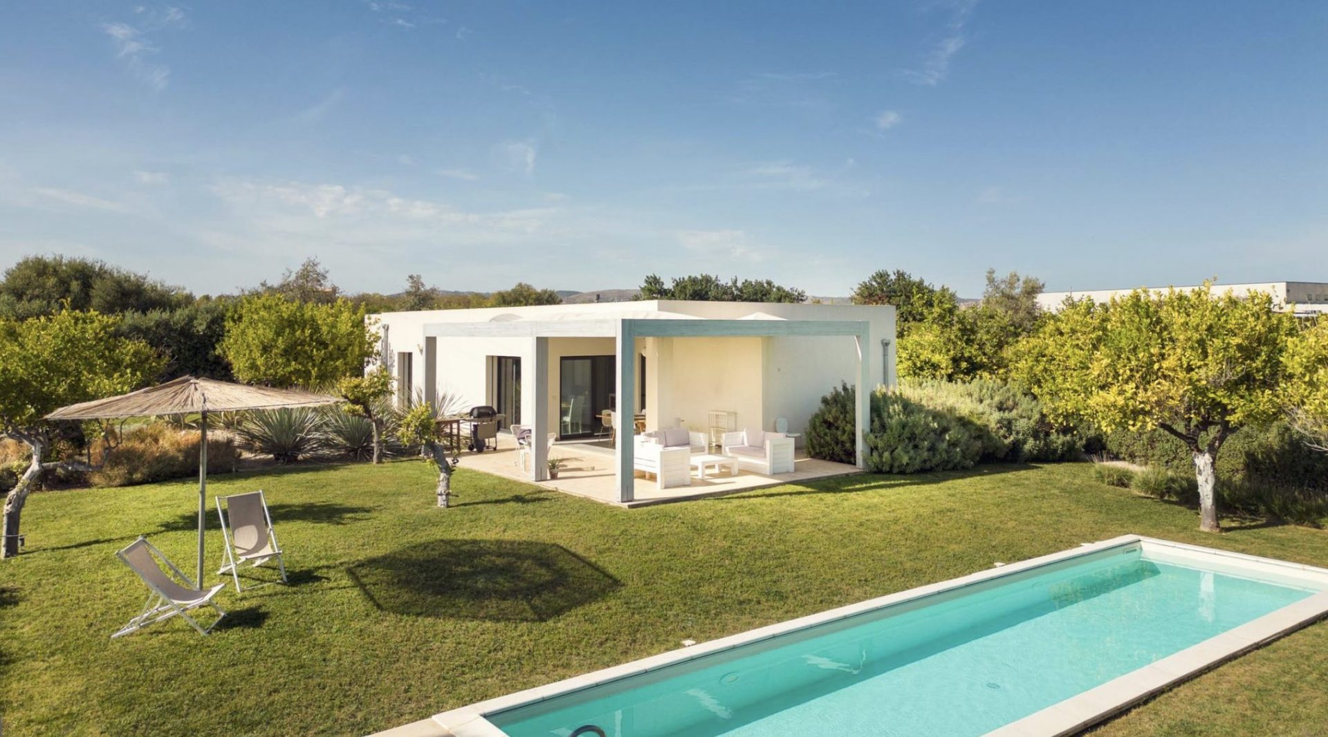 Luxury-Villa-Living-The-Filming-Villas-Villa-Lenci-Sicily-Italy18