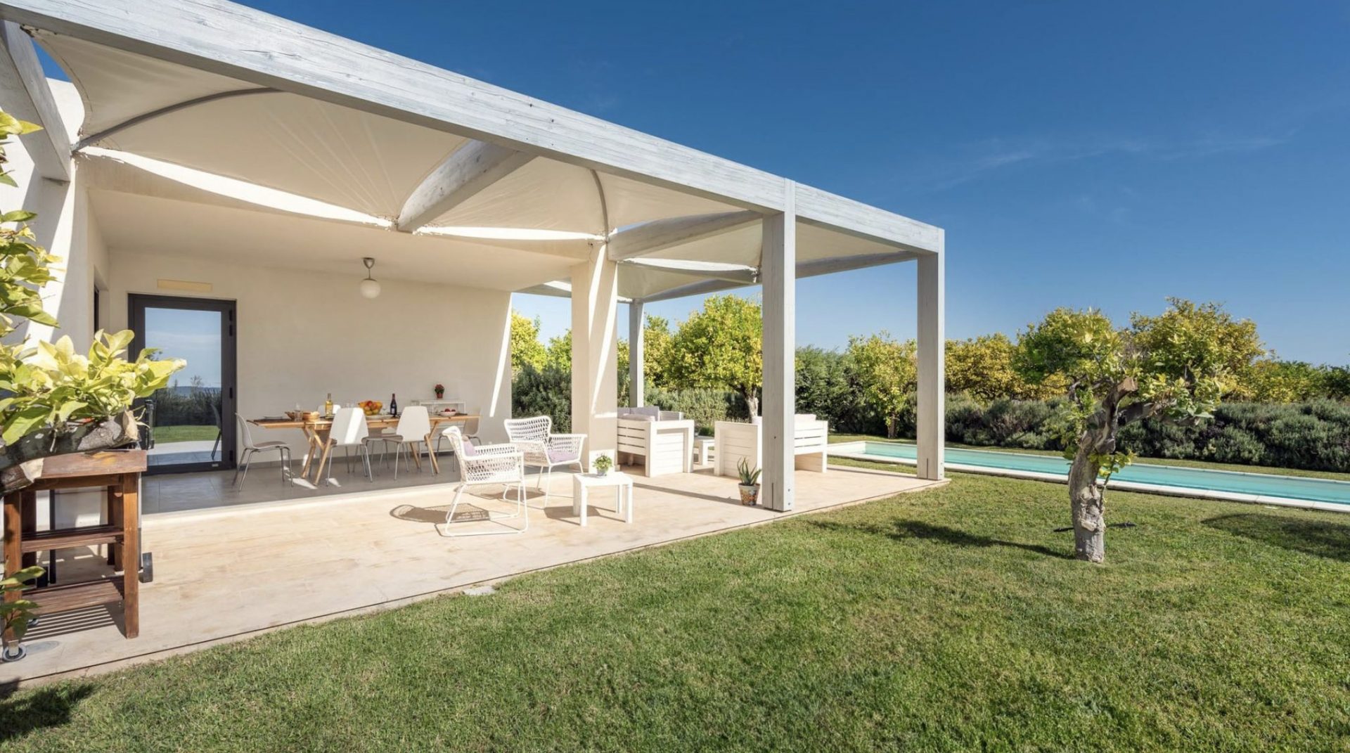 Luxury-Villa-Living-The-Filming-Villas-Villa-Lenci-Sicily-Italy22