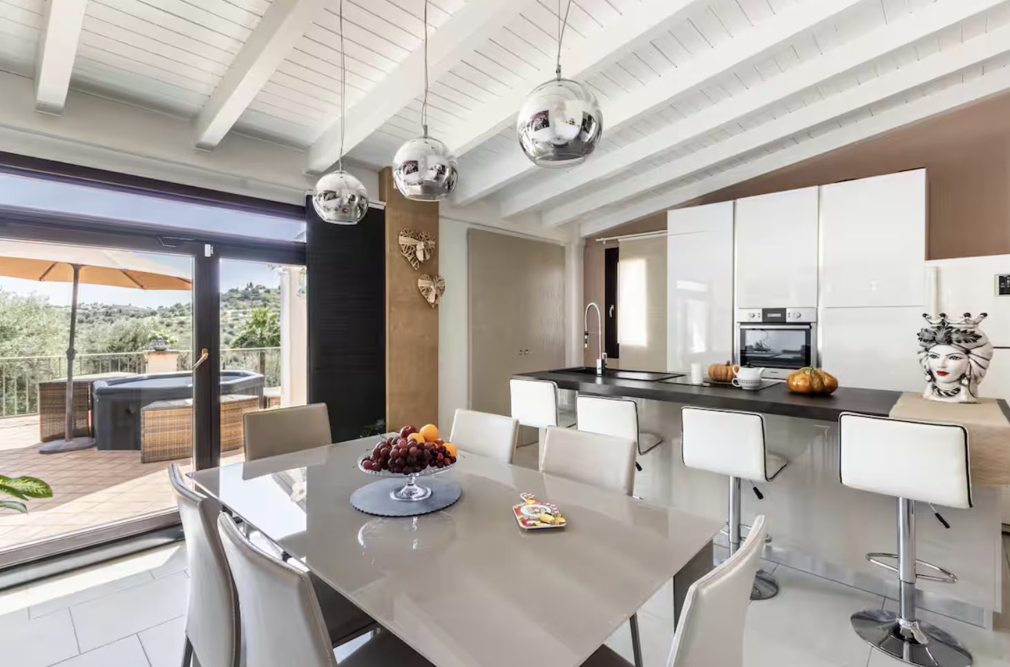 Luxury-Villa-Living-The-Filming-Villas-Villa-Monaco-Sicily-Italy14