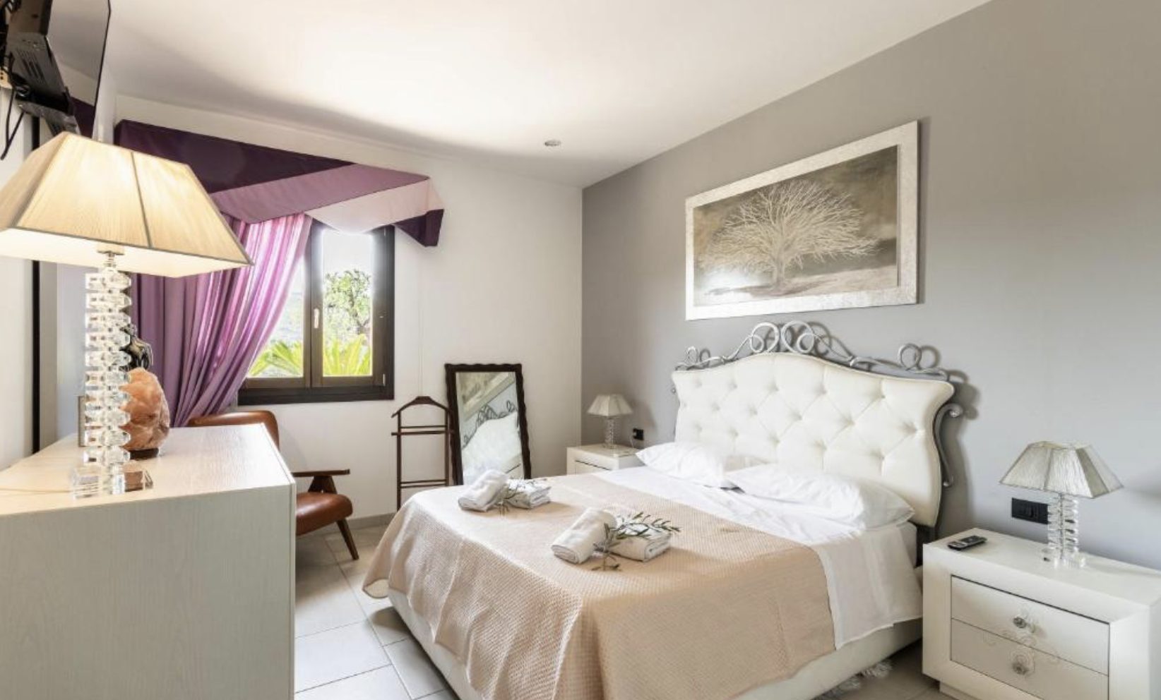 Luxury-Villa-Living-The-Filming-Villas-Villa-Monaco-Sicily-Italy2