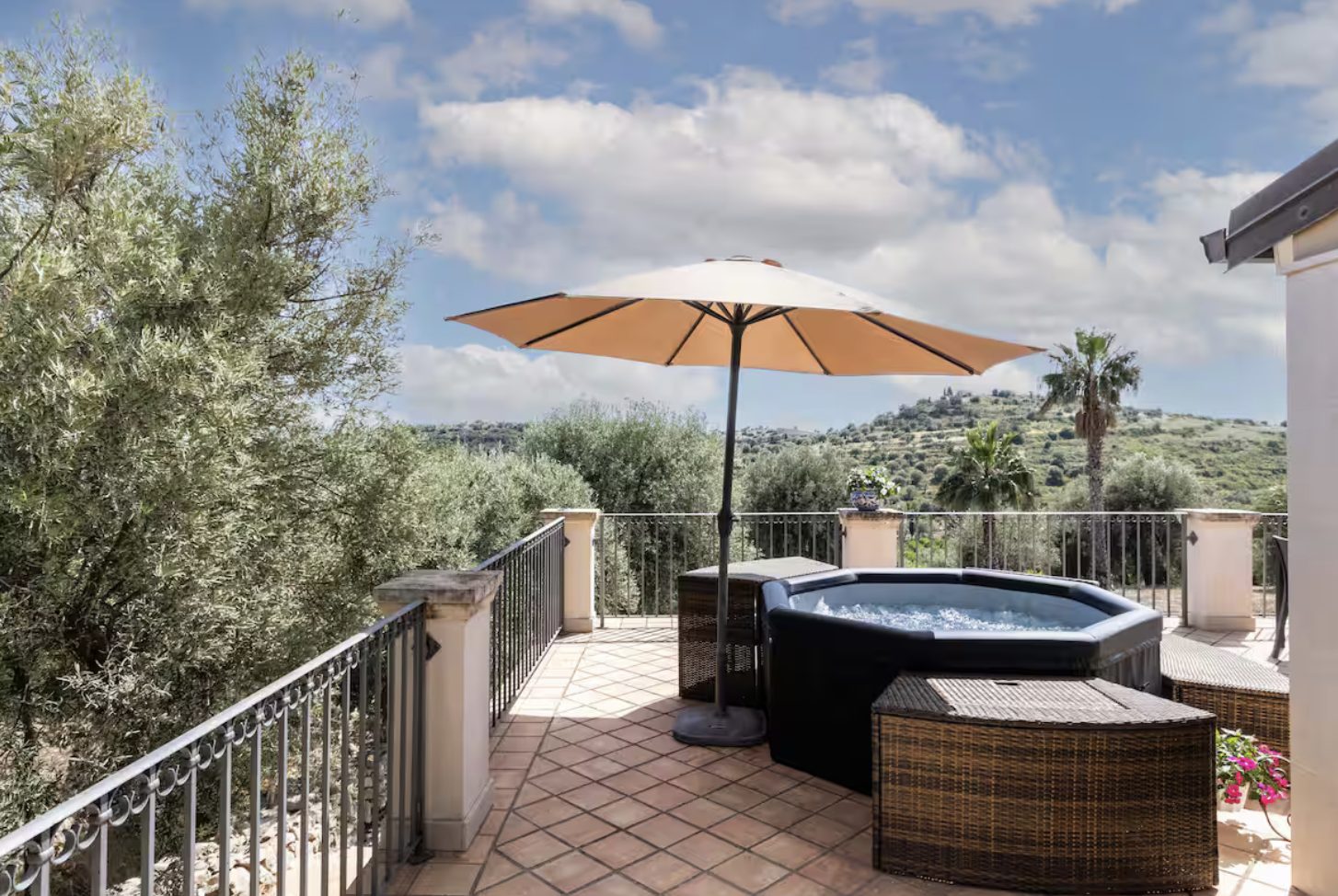 Luxury-Villa-Living-The-Filming-Villas-Villa-Monaco-Sicily-Italy32