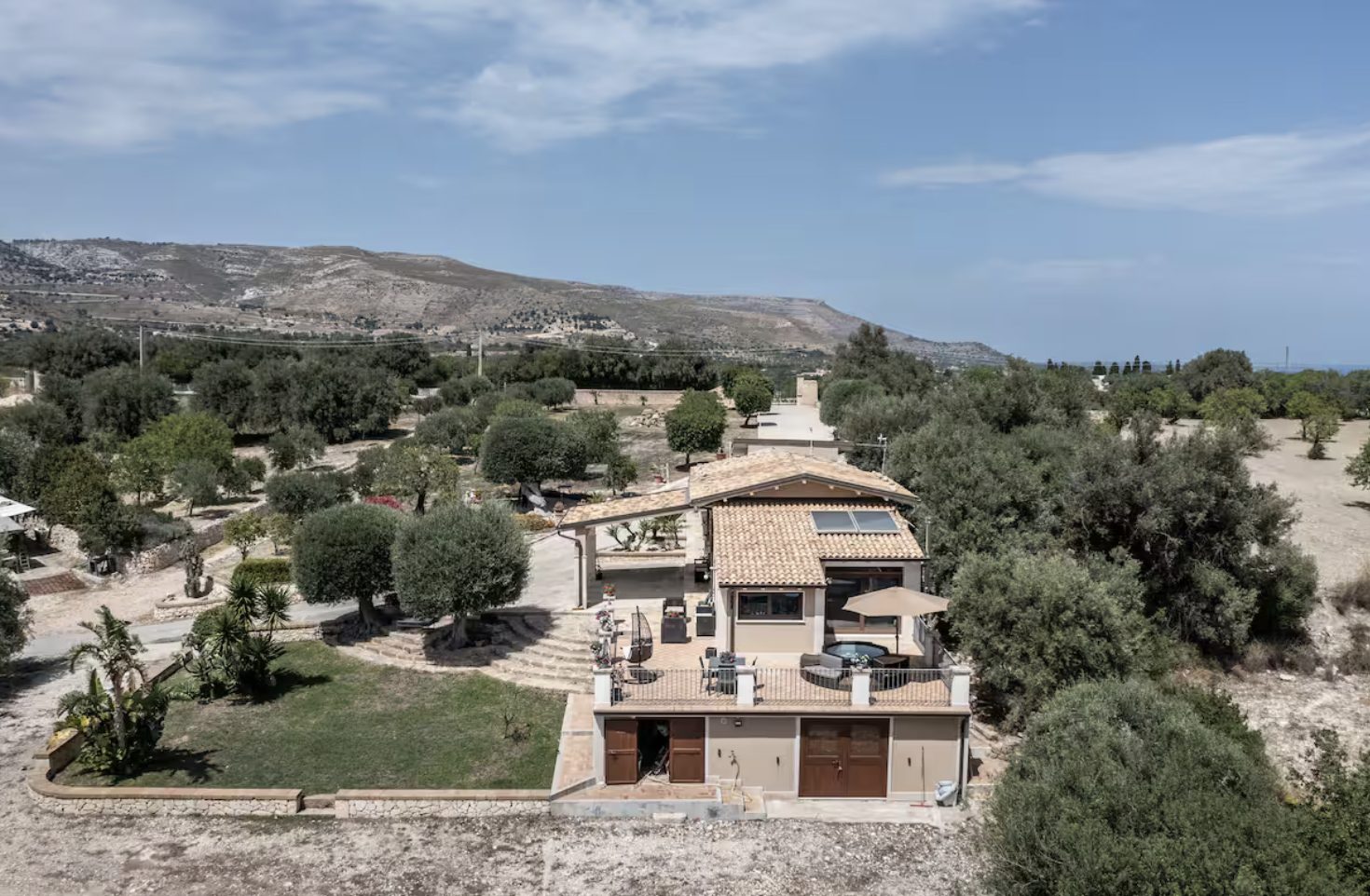 Luxury-Villa-Living-The-Filming-Villas-Villa-Monaco-Sicily-Italy39