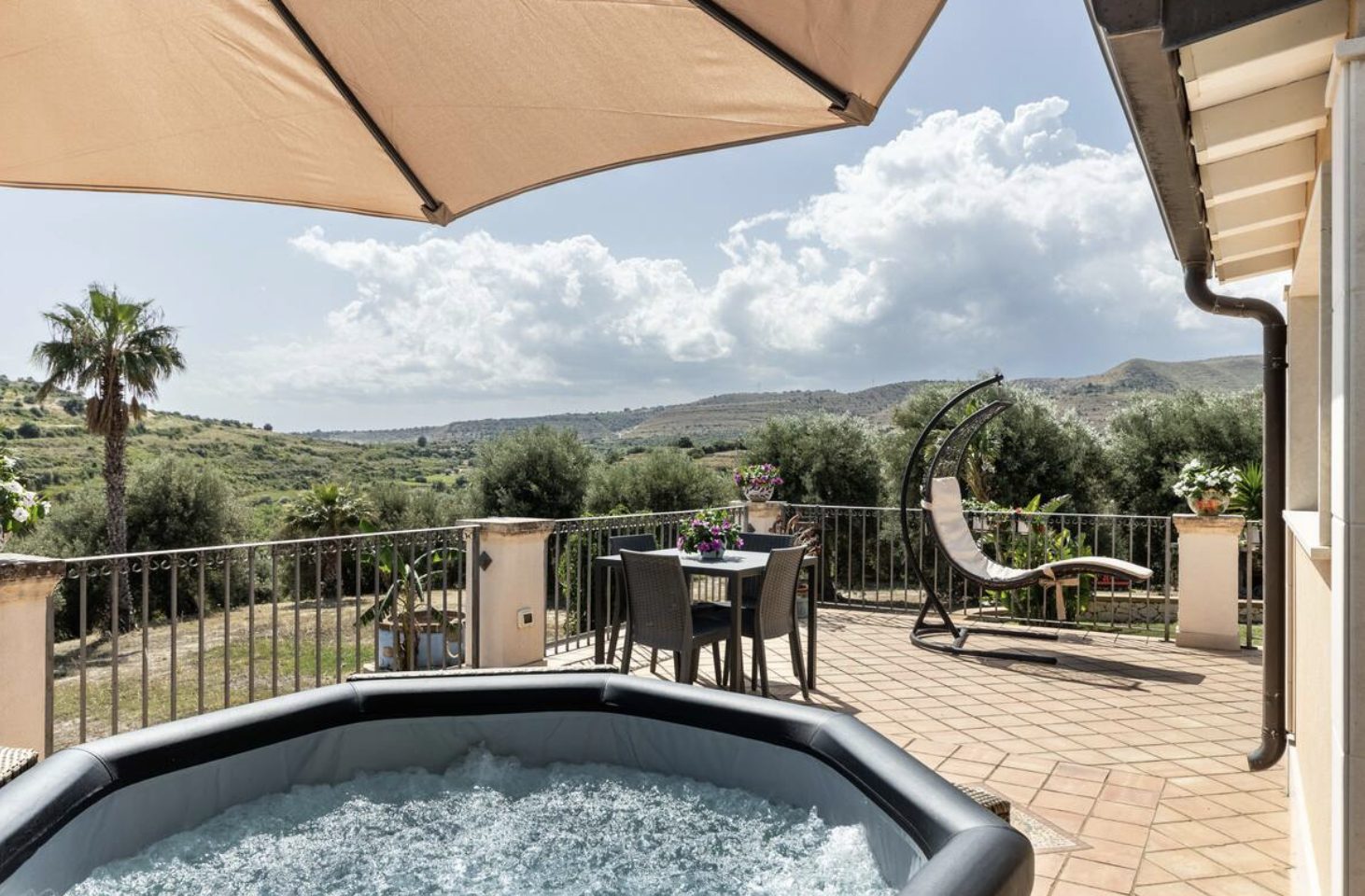 Luxury-Villa-Living-The-Filming-Villas-Villa-Monaco-Sicily-Italy43