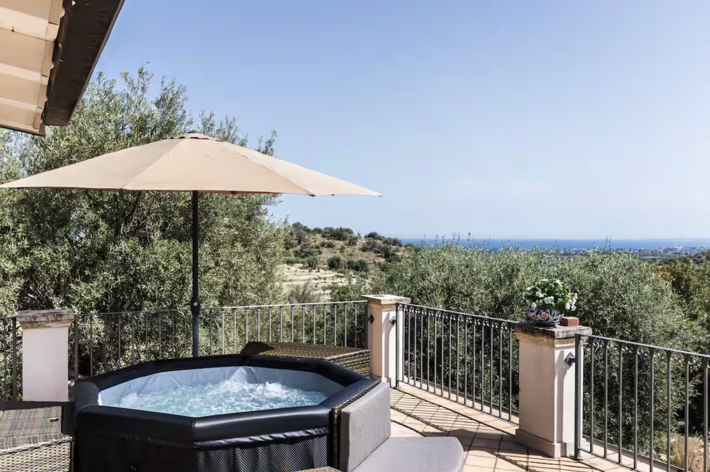 Luxury-Villa-Living-The-Filming-Villas-Villa-Monaco-Sicily-Italy44