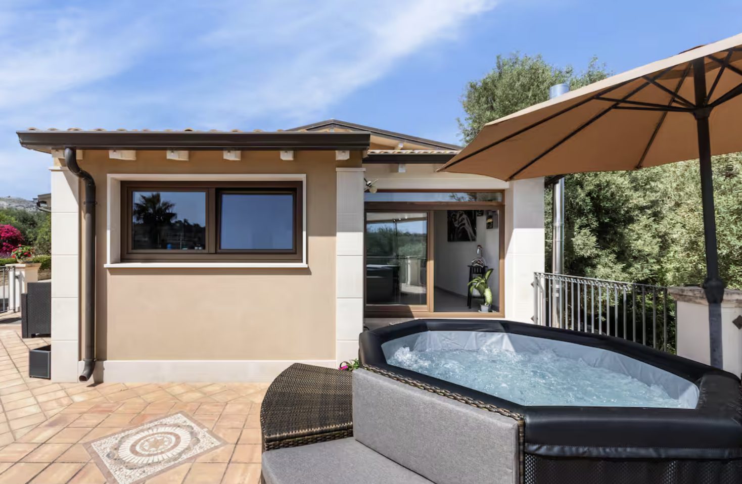 Luxury-Villa-Living-The-Filming-Villas-Villa-Monaco-Sicily-Italy46