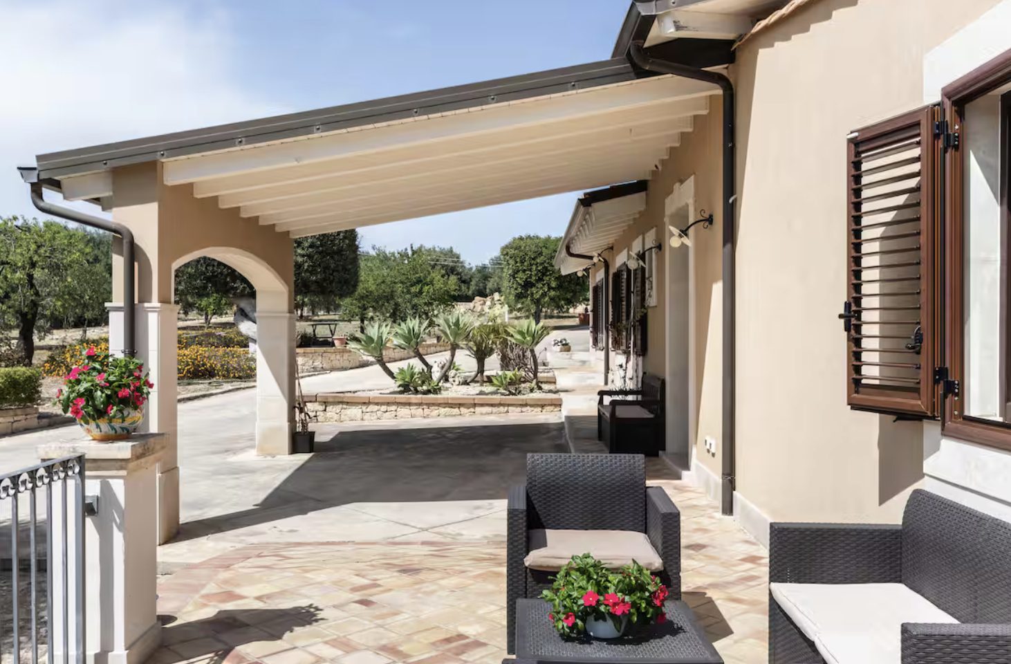 Luxury-Villa-Living-The-Filming-Villas-Villa-Monaco-Sicily-Italy48