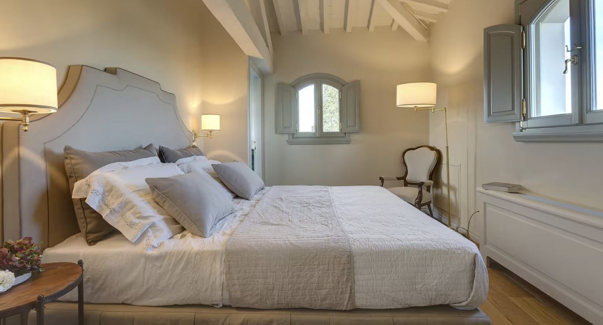 Luxury-Villa-Living-Villa-Tuscany-Italy19