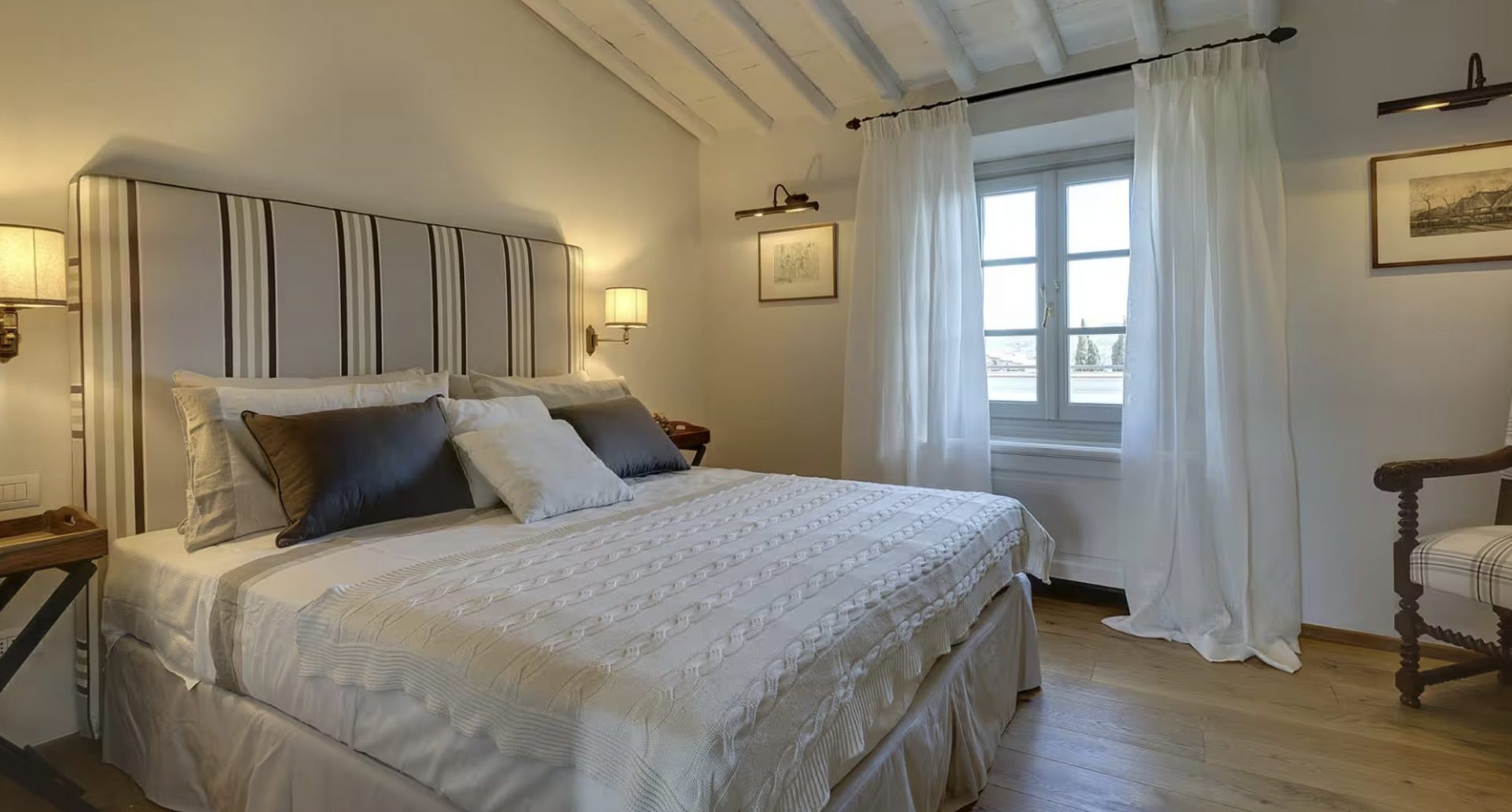 Luxury-Villa-Living-Villa-Tuscany-Italy22