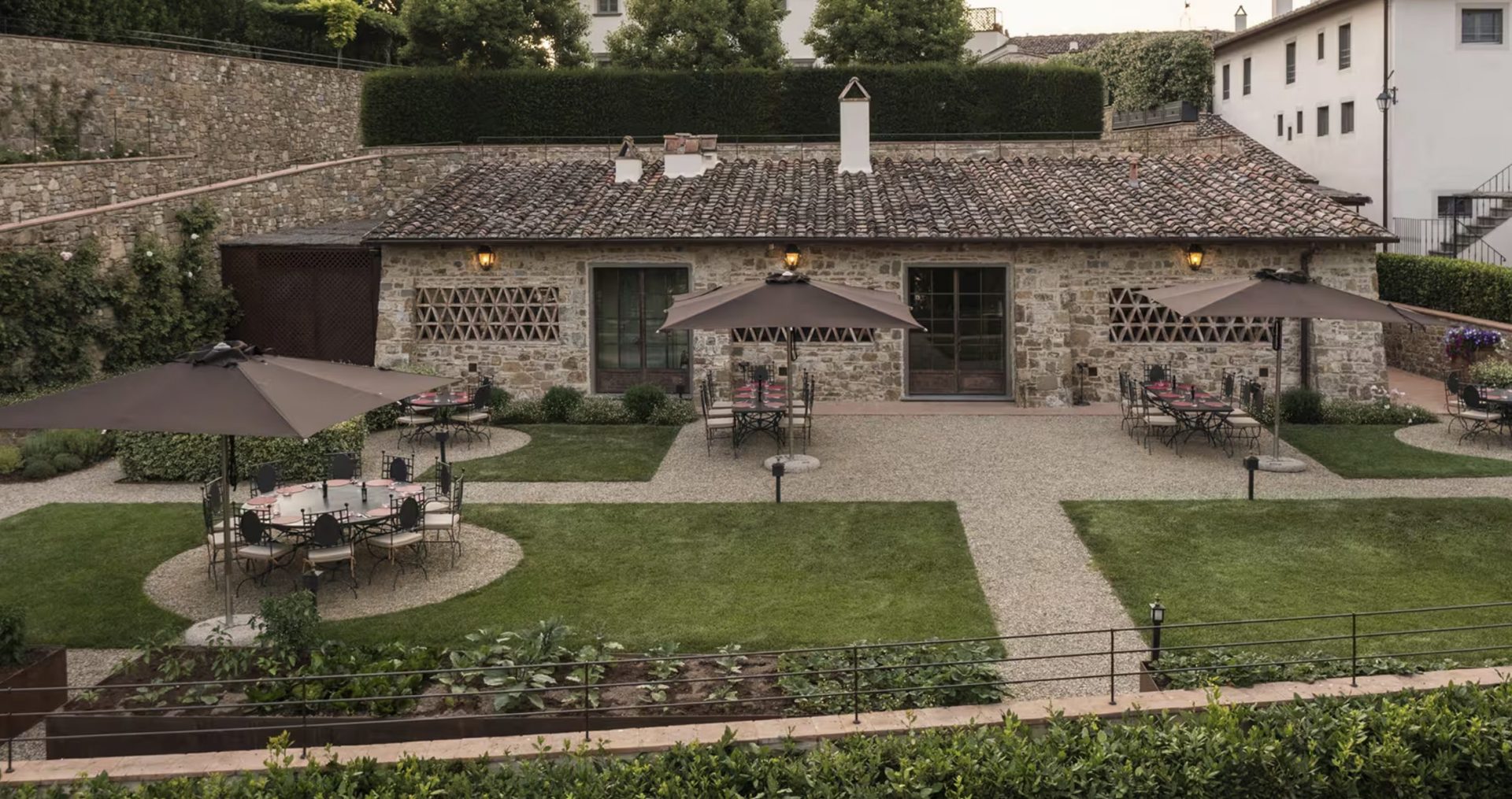 Luxury-Villa-Living-Villa-Tuscany-Italy35