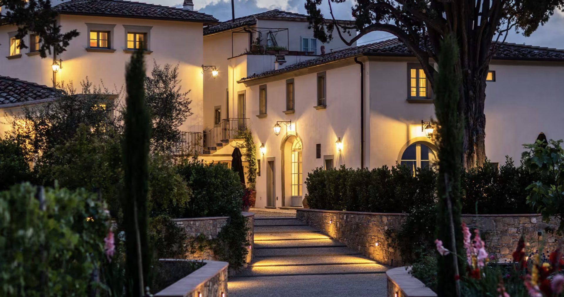 Luxury-Villa-Living-Villa-Tuscany-Italy36