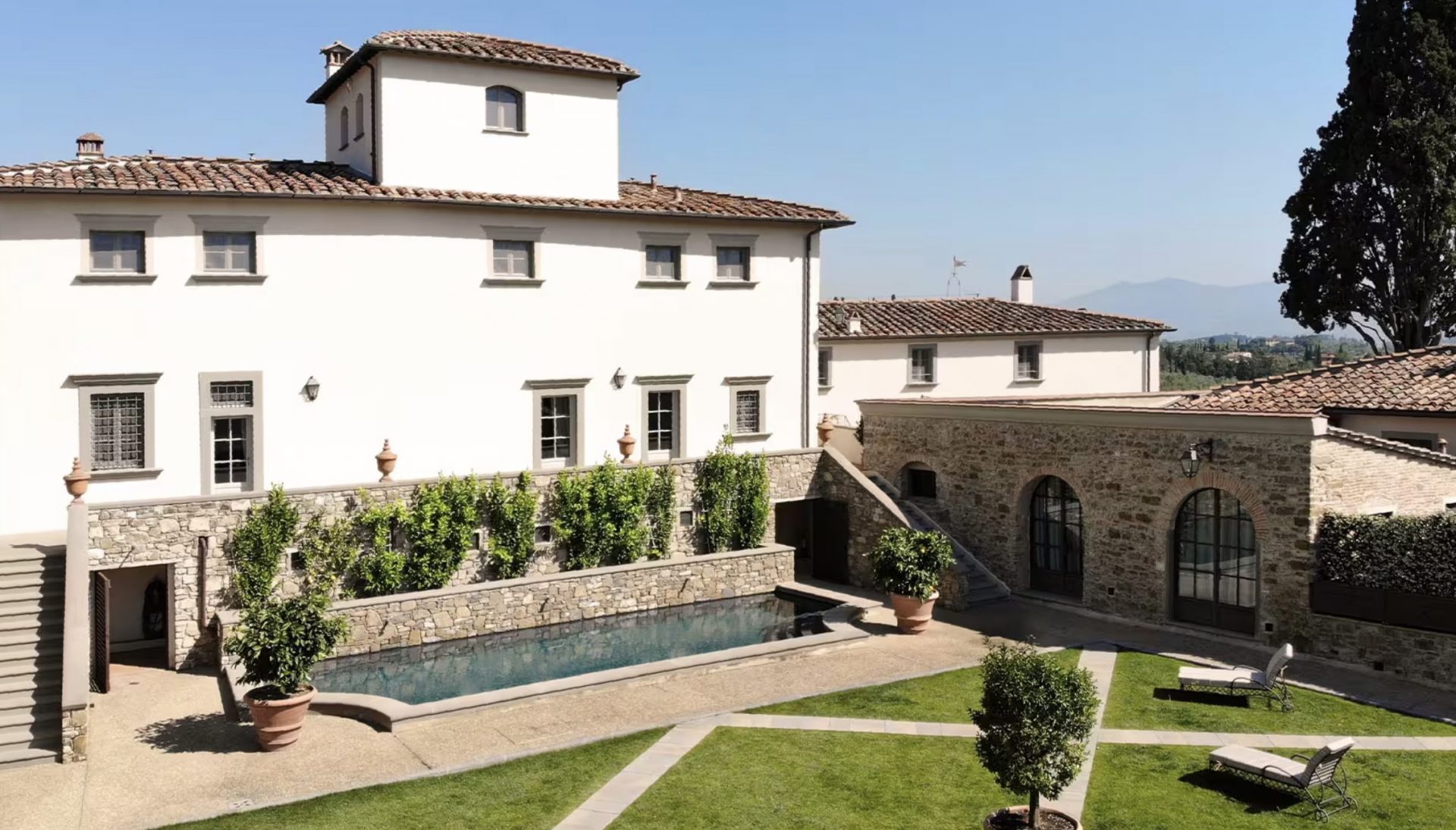 Luxury-Villa-Living-Villa-Tuscany-Italy4
