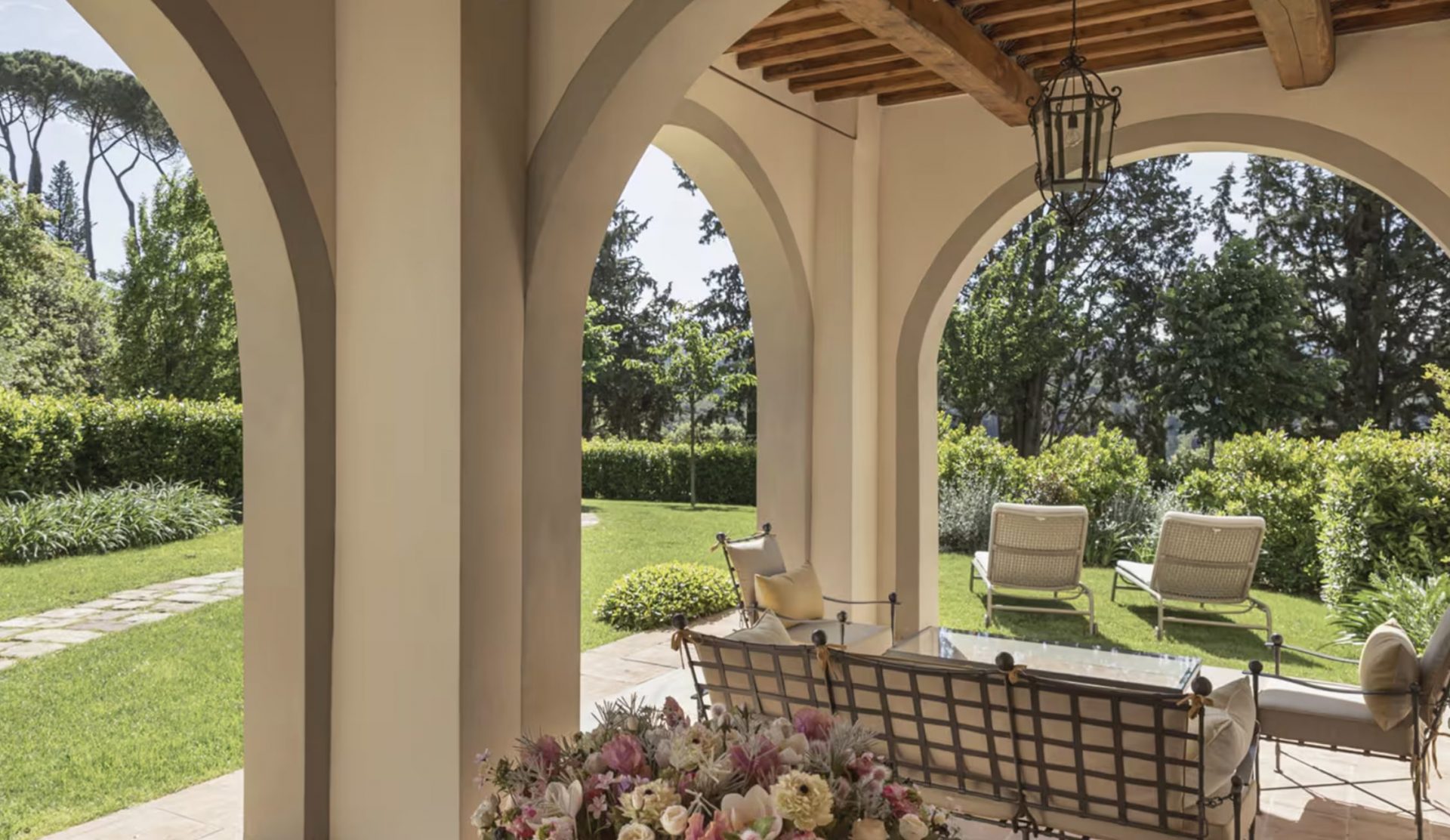 Luxury-Villa-Living-Villa-Tuscany-Italy5