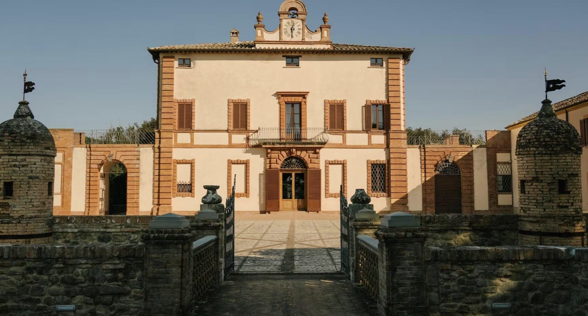 Luxury-Villa-Living-Villa-Umbria-Italy21