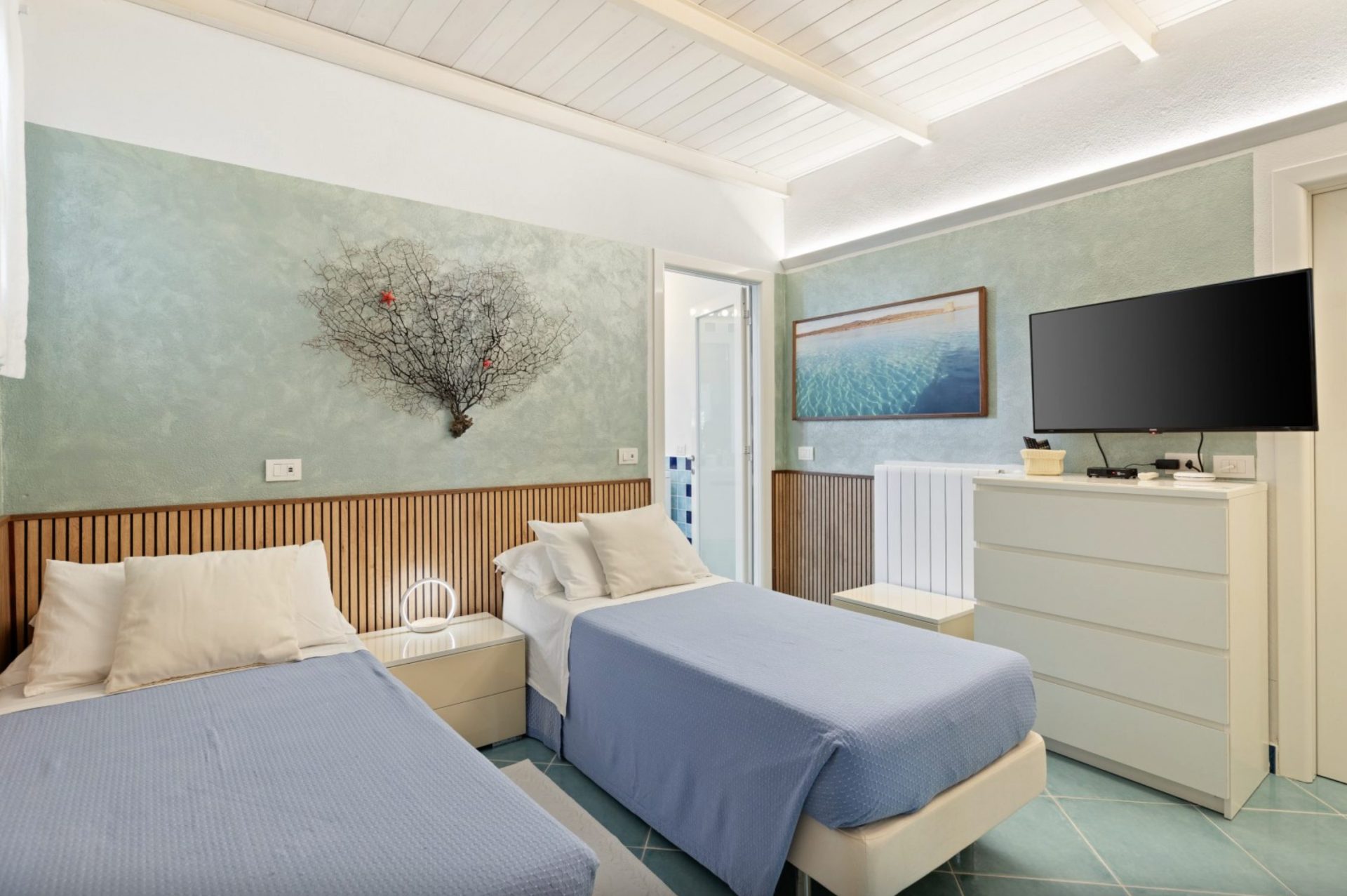 luxury-villa-living-villa-aspdin-sardinia-italy-23 luxury-villa-living-villa-aspdin-sardinia-italy-23