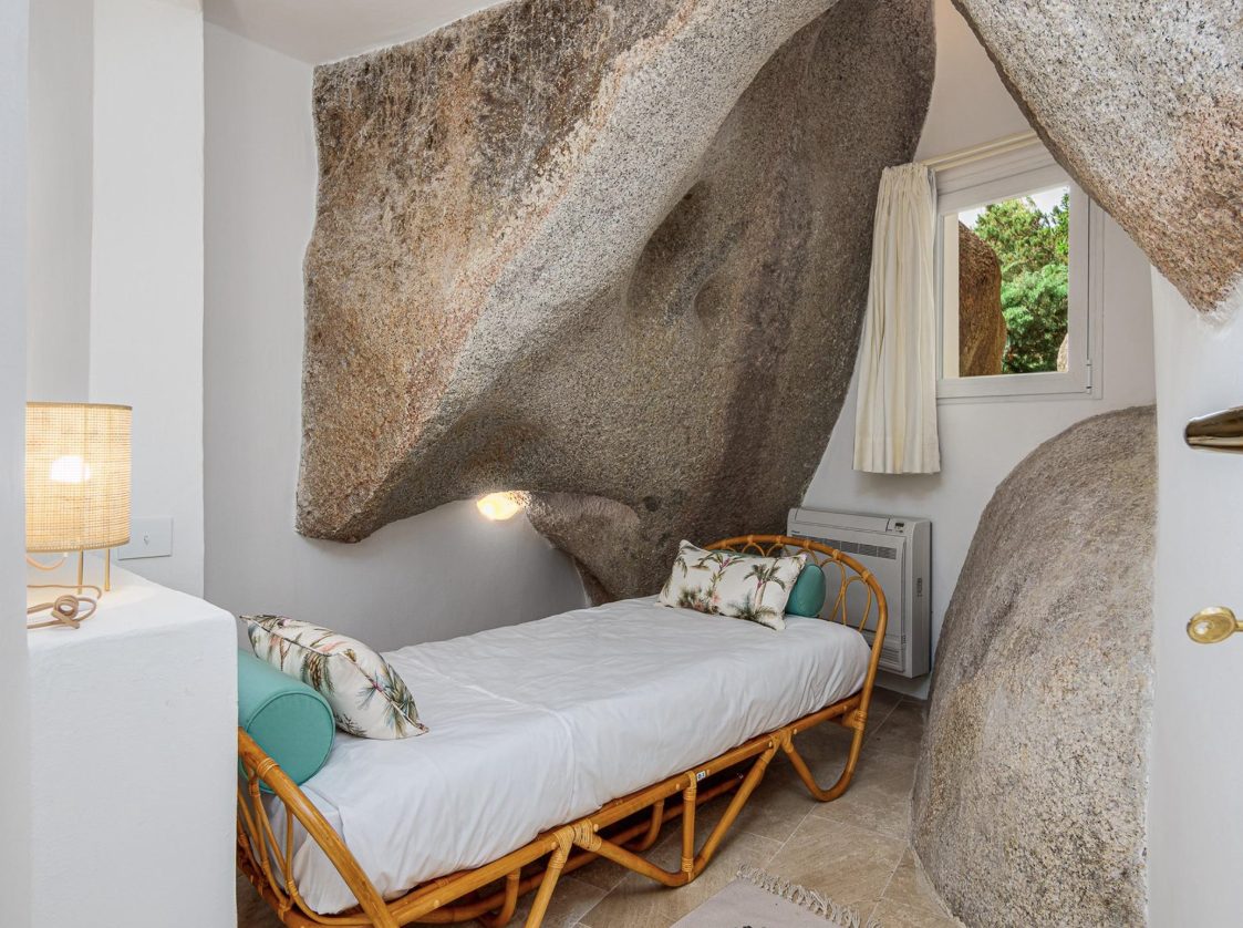 luxury-villa-living-villa-basov-sardinia-italy-13