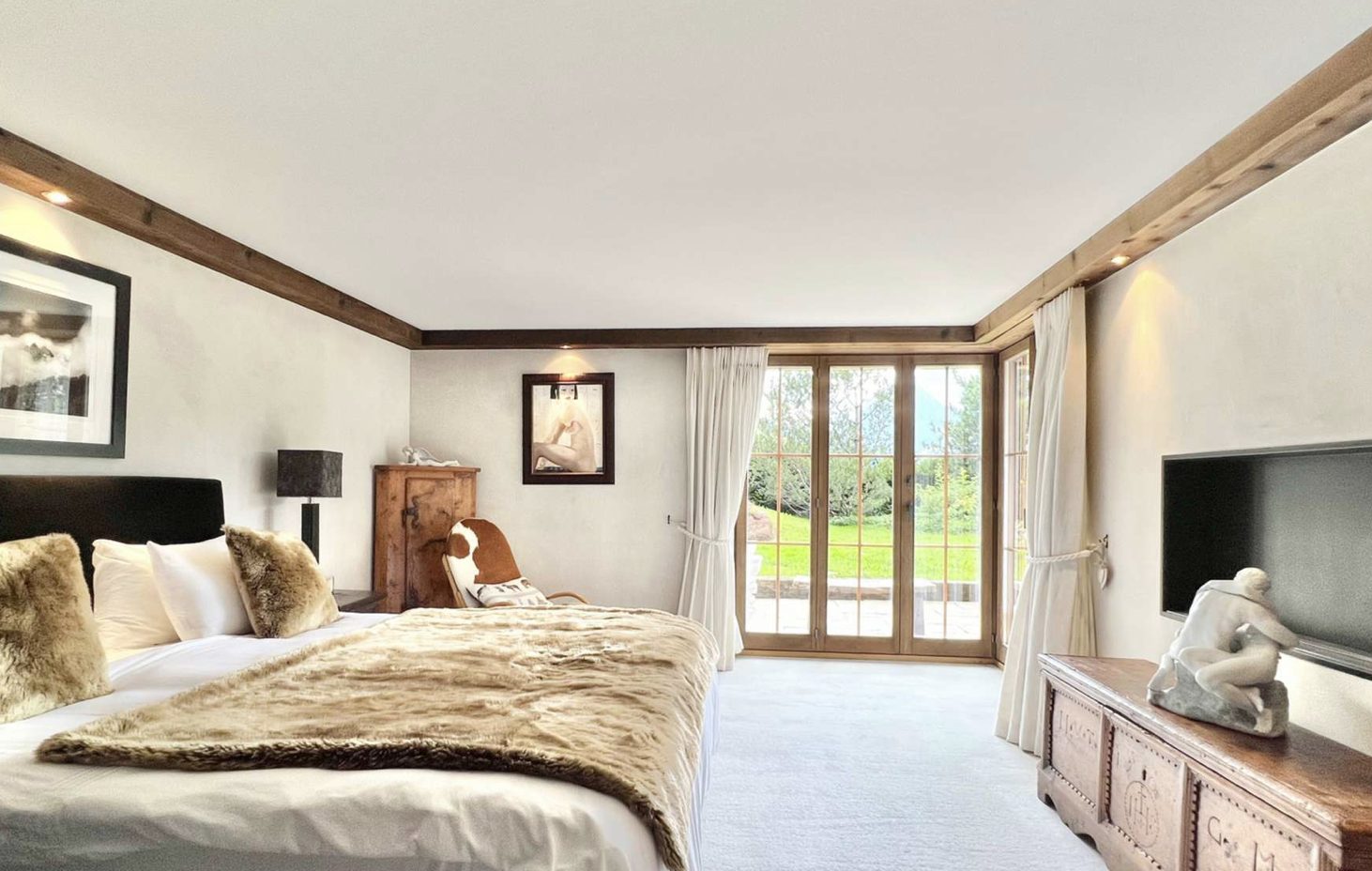 Luxury-Villa-Living-Chalet-Bissen-Gstaad-Switzerland15