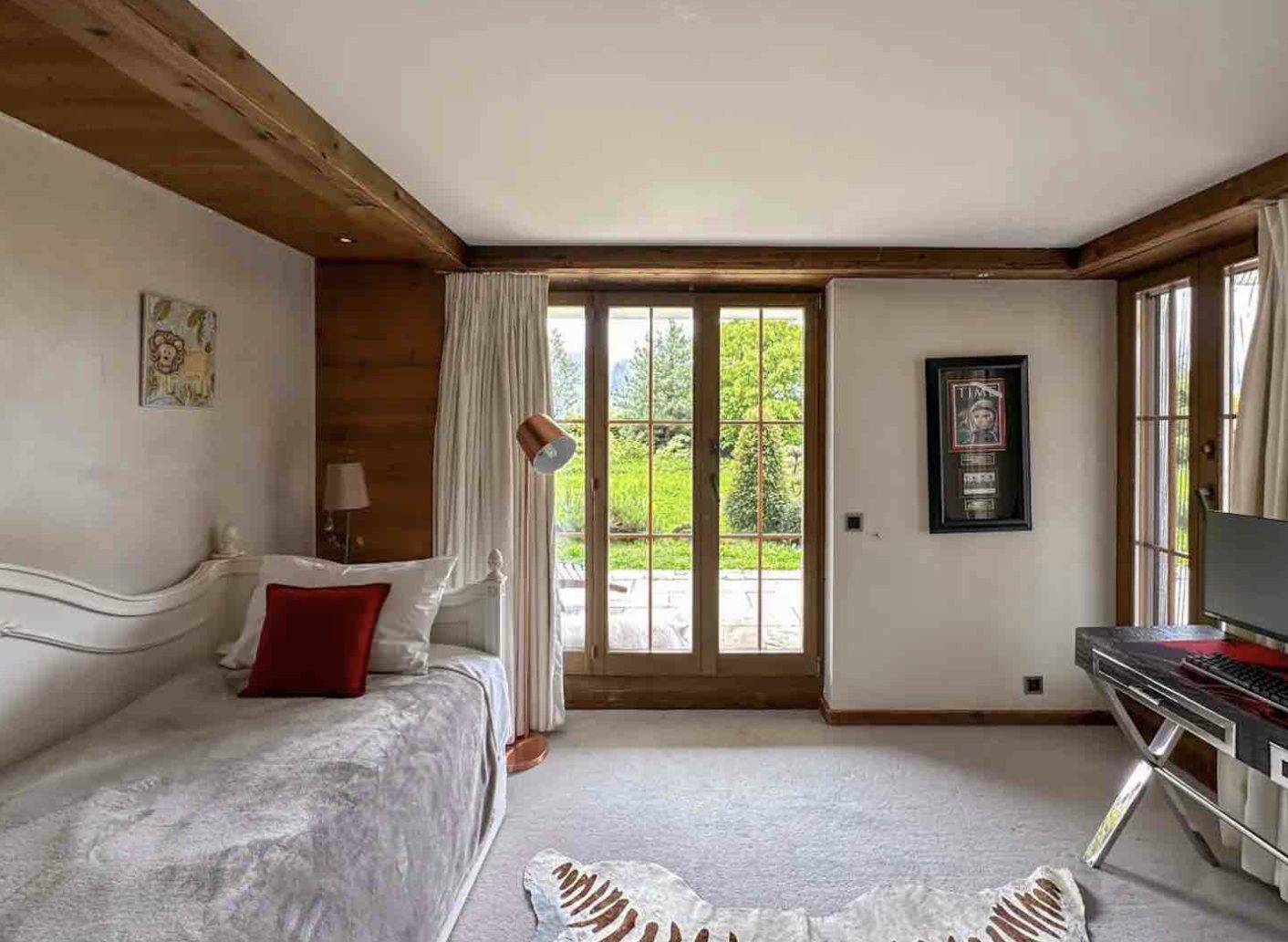 Luxury-Villa-Living-Chalet-Bissen-Gstaad-Switzerland18