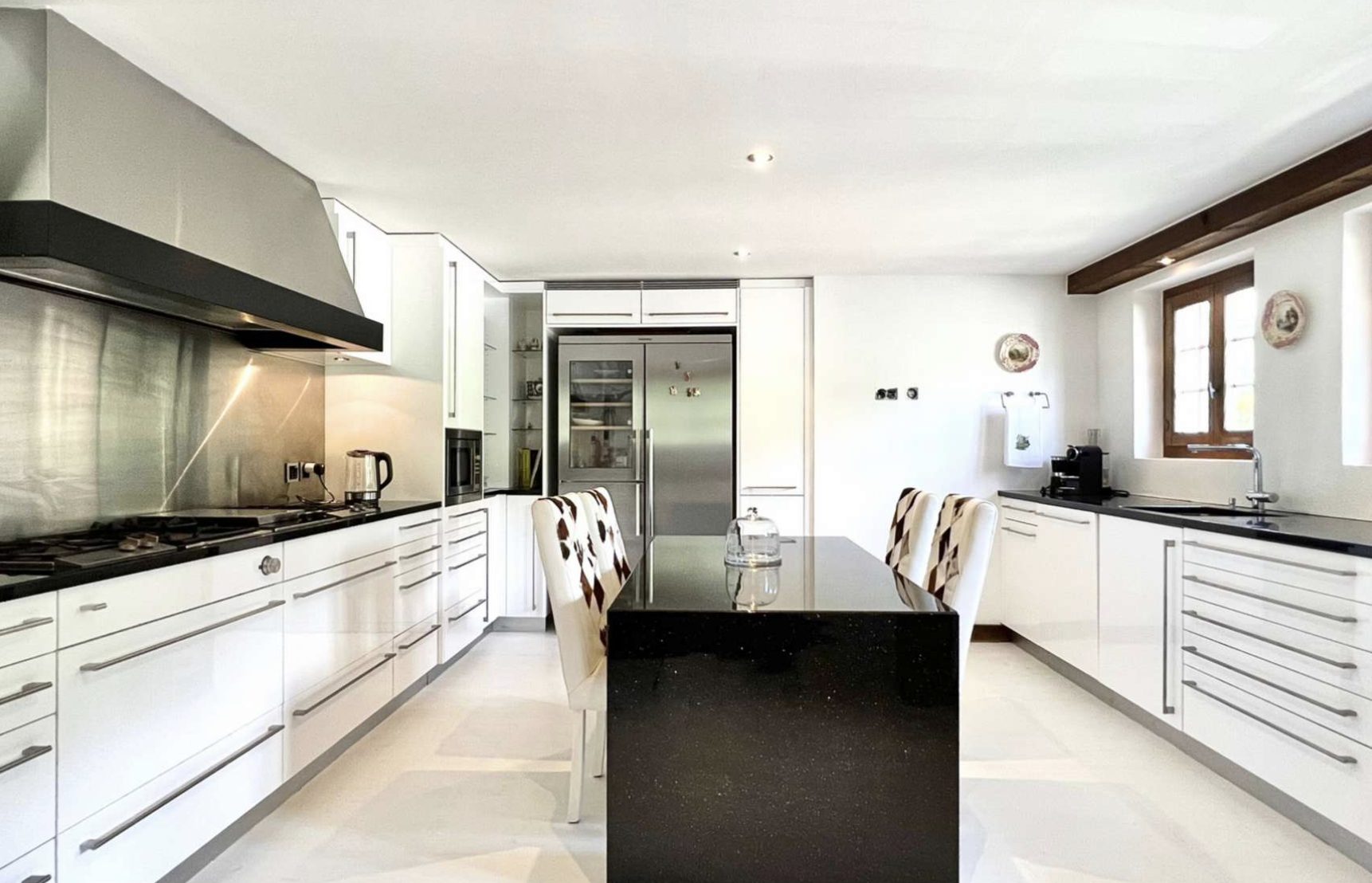 Luxury-Villa-Living-Chalet-Bissen-Gstaad-Switzerland36