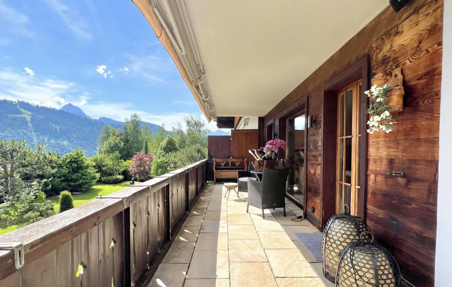 Luxury-Villa-Living-Chalet-Bissen-Gstaad-Switzerland5