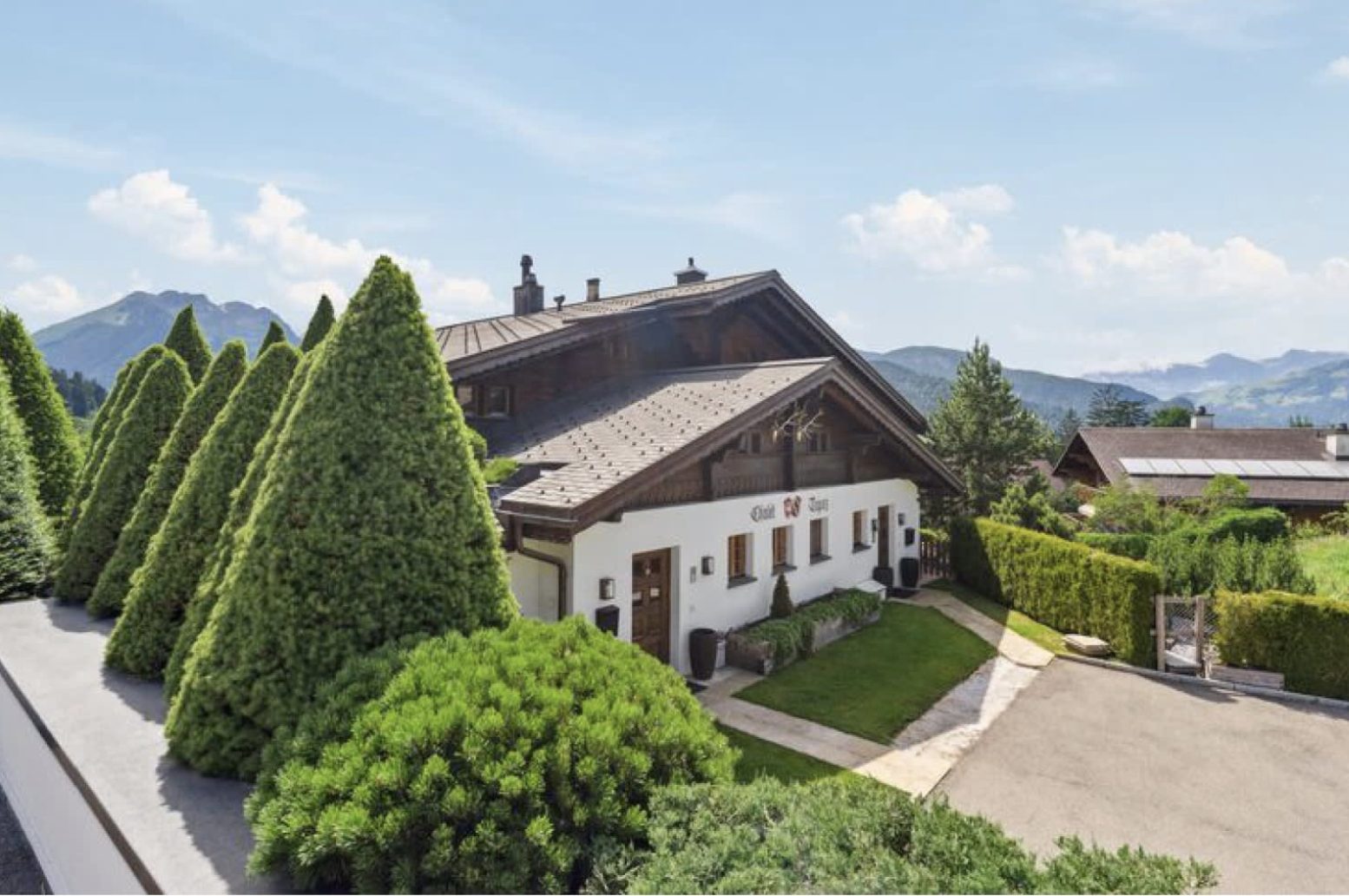 Luxury-Villa-Living-Chalet-Bissen-Gstaad-Switzerland7