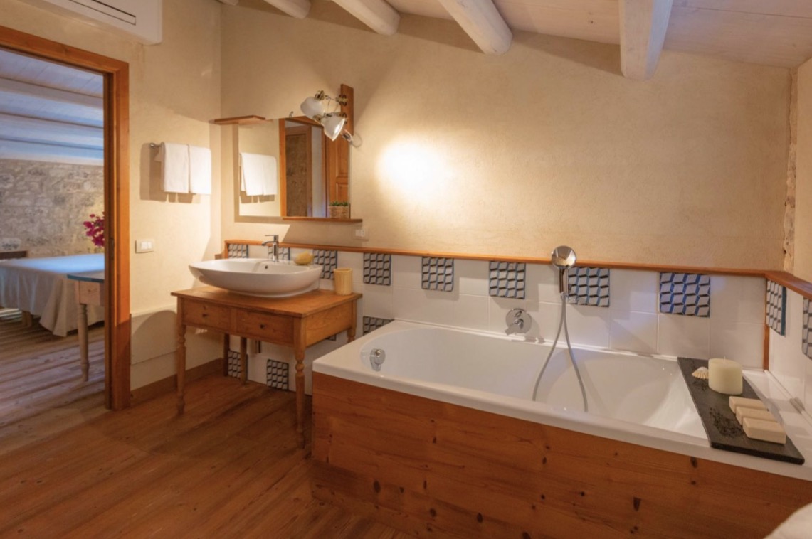 Luxury-Villa-Living-Villa-Gisira-Sicily-Italy-18