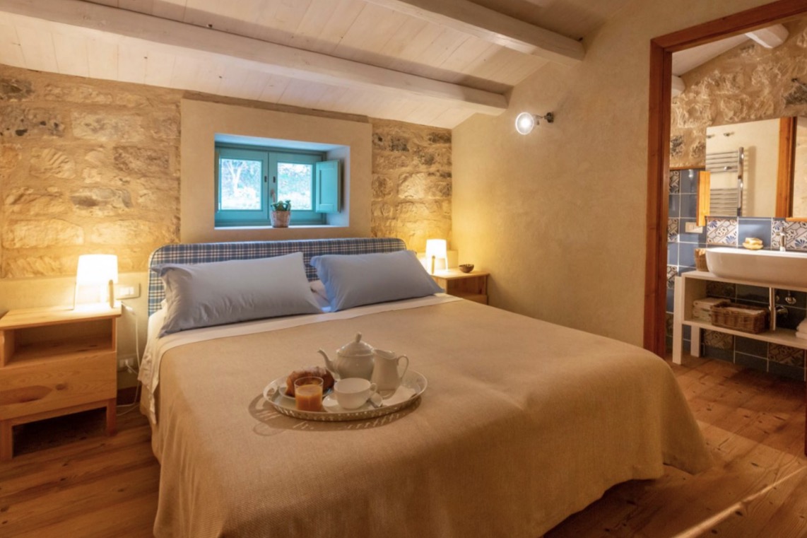 Luxury-Villa-Living-Villa-Gisira-Sicily-Italy-19