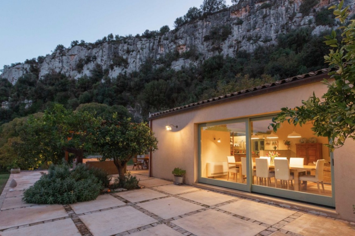Luxury-Villa-Living-Villa-Gisira-Sicily-Italy-26