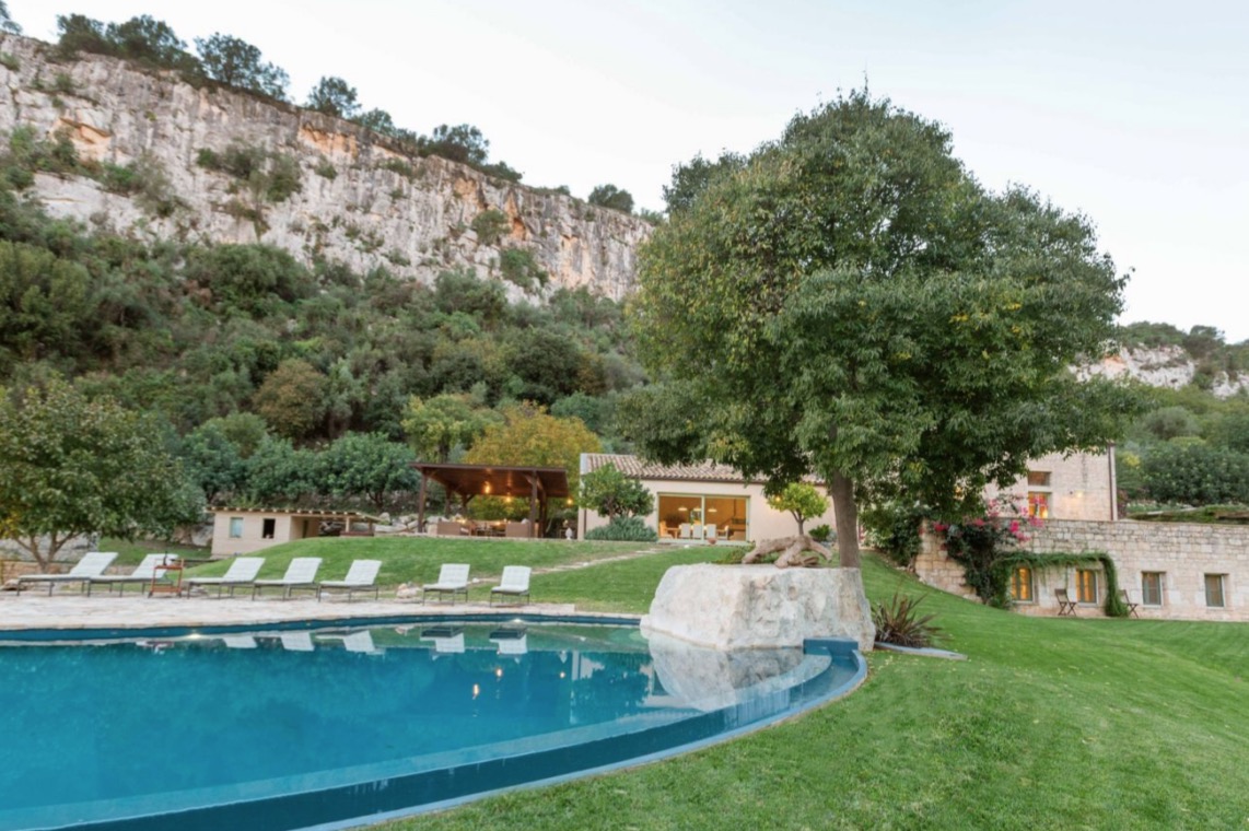 Luxury-Villa-Living-Villa-Gisira-Sicily-Italy-27