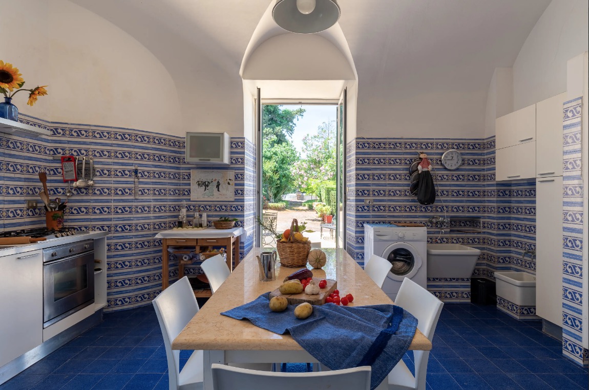 Luxury-Villa-Living-Villa-Trapani-Sicily-Italy-16