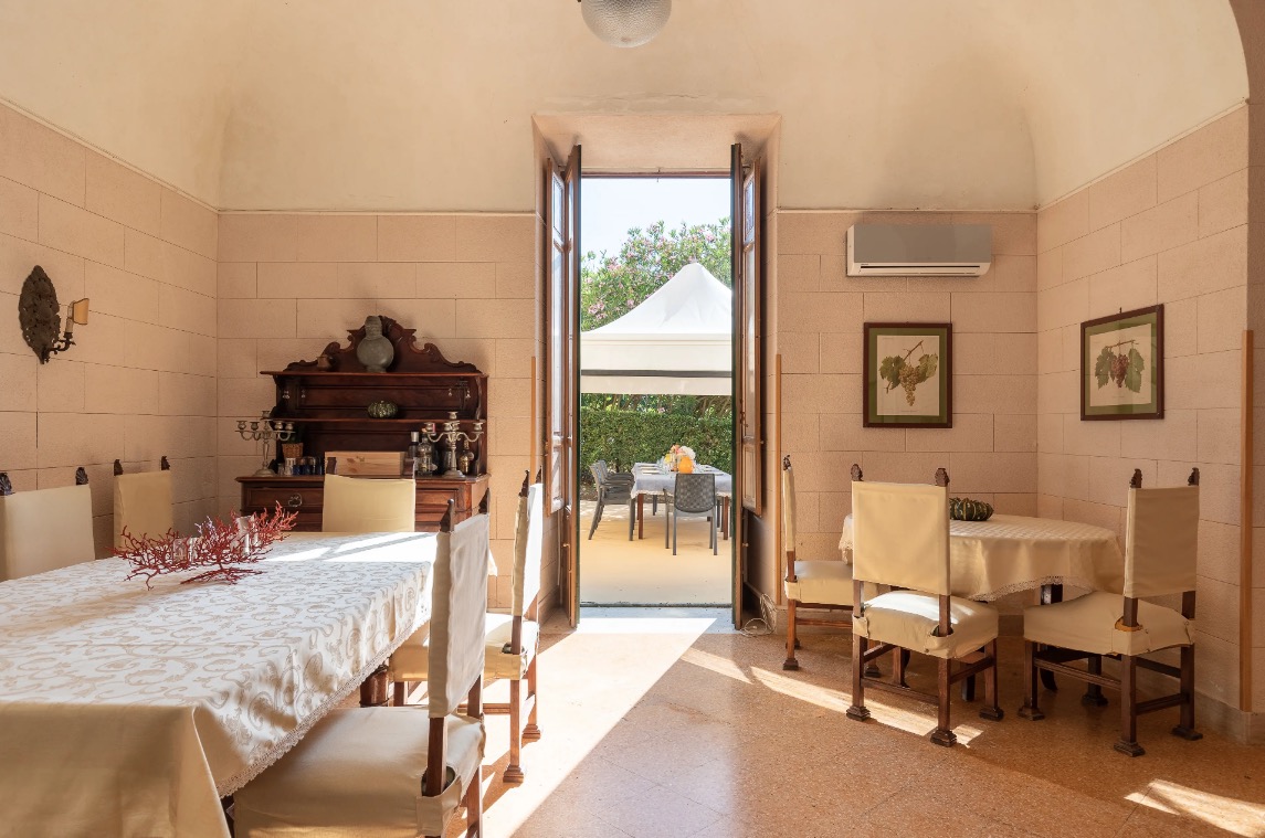 Luxury-Villa-Living-Villa-Trapani-Sicily-Italy-2