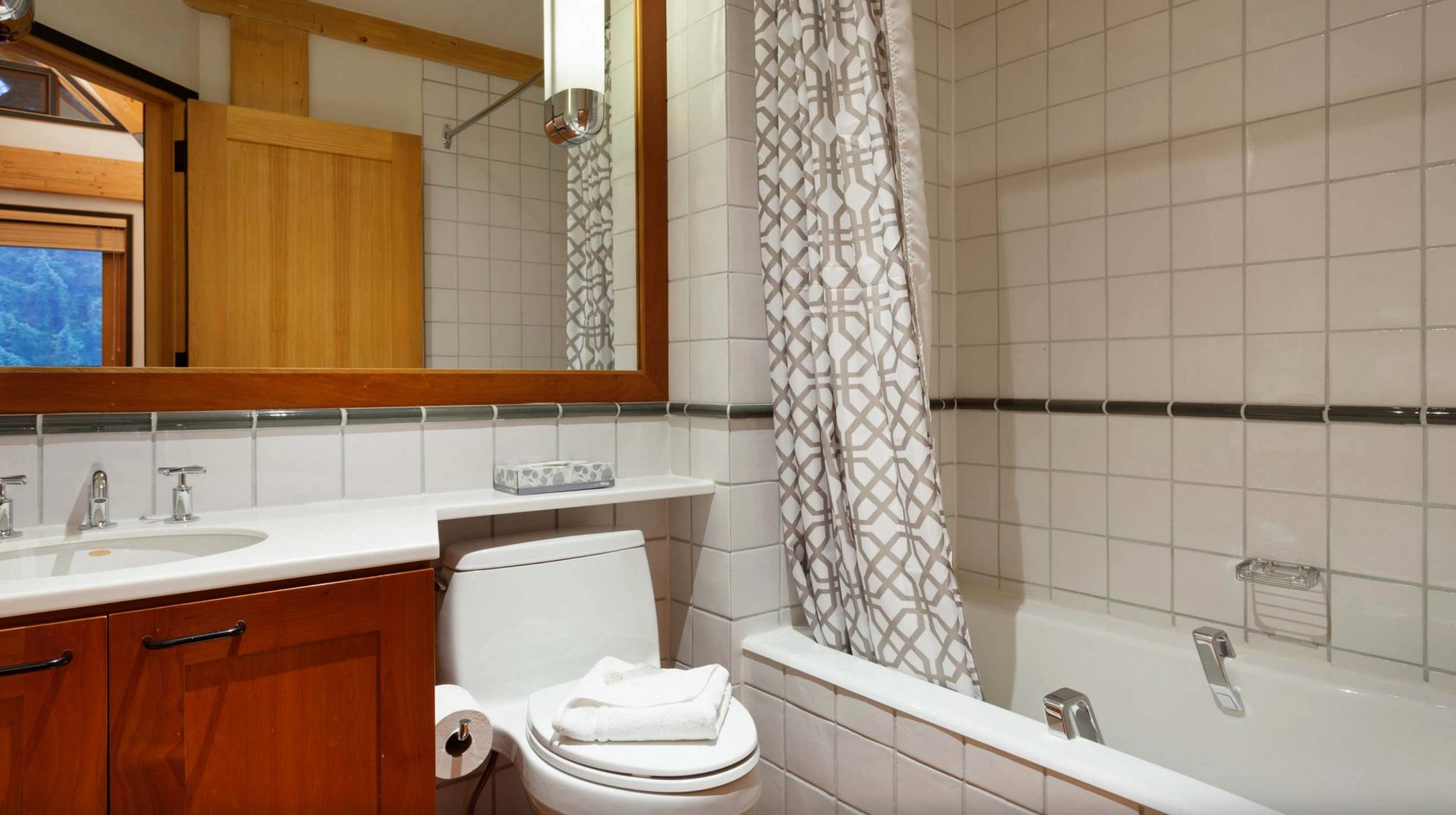 luxury-villa-living-cedar-creek-e-whistler-canada-10