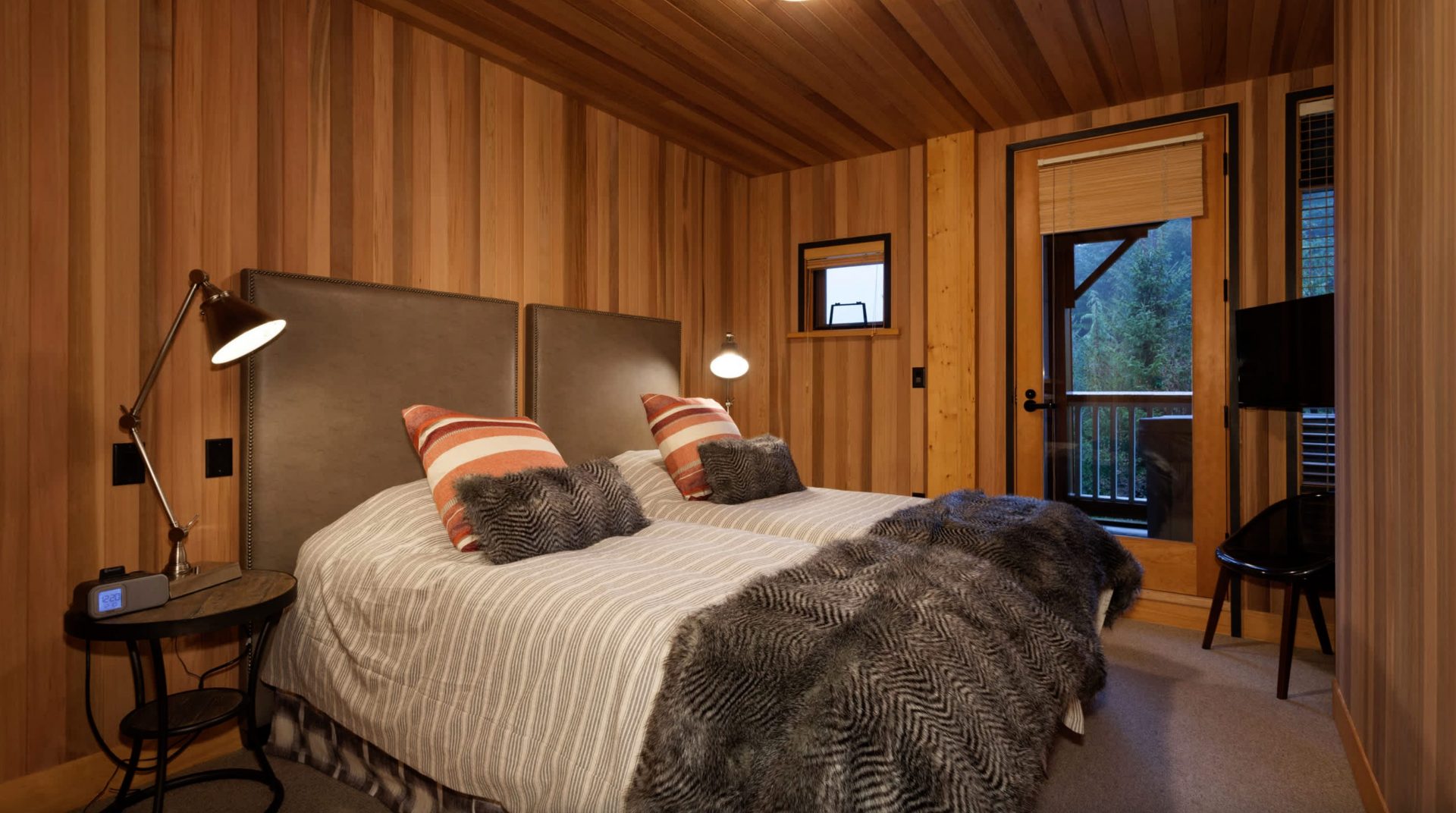 luxury-villa-living-cedar-creek-e-whistler-canada-12