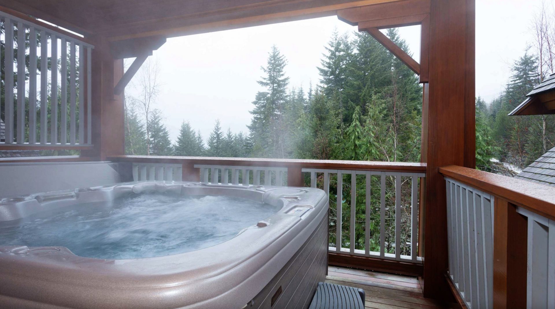 luxury-villa-living-cedar-creek-e-whistler-canada-2