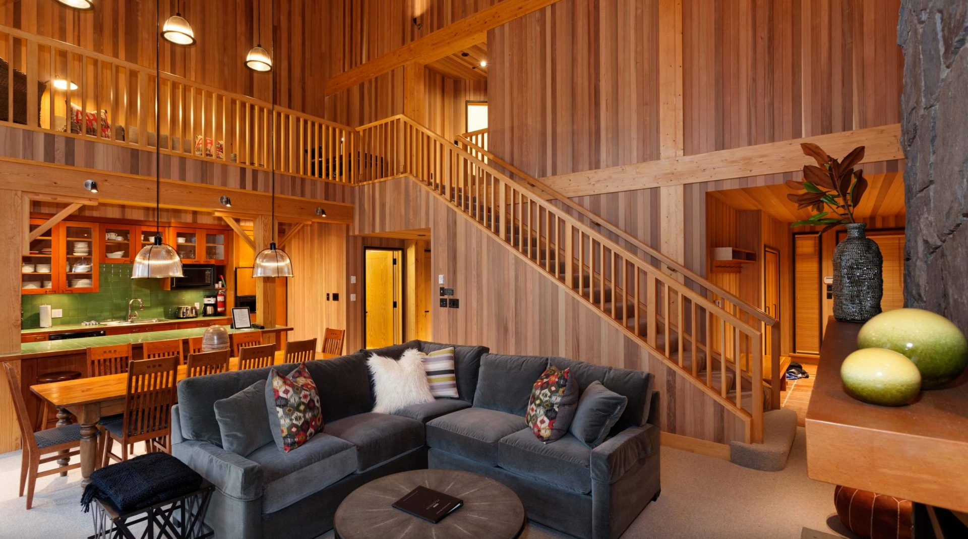 luxury-villa-living-cedar-creek-e-whistler-canada-5