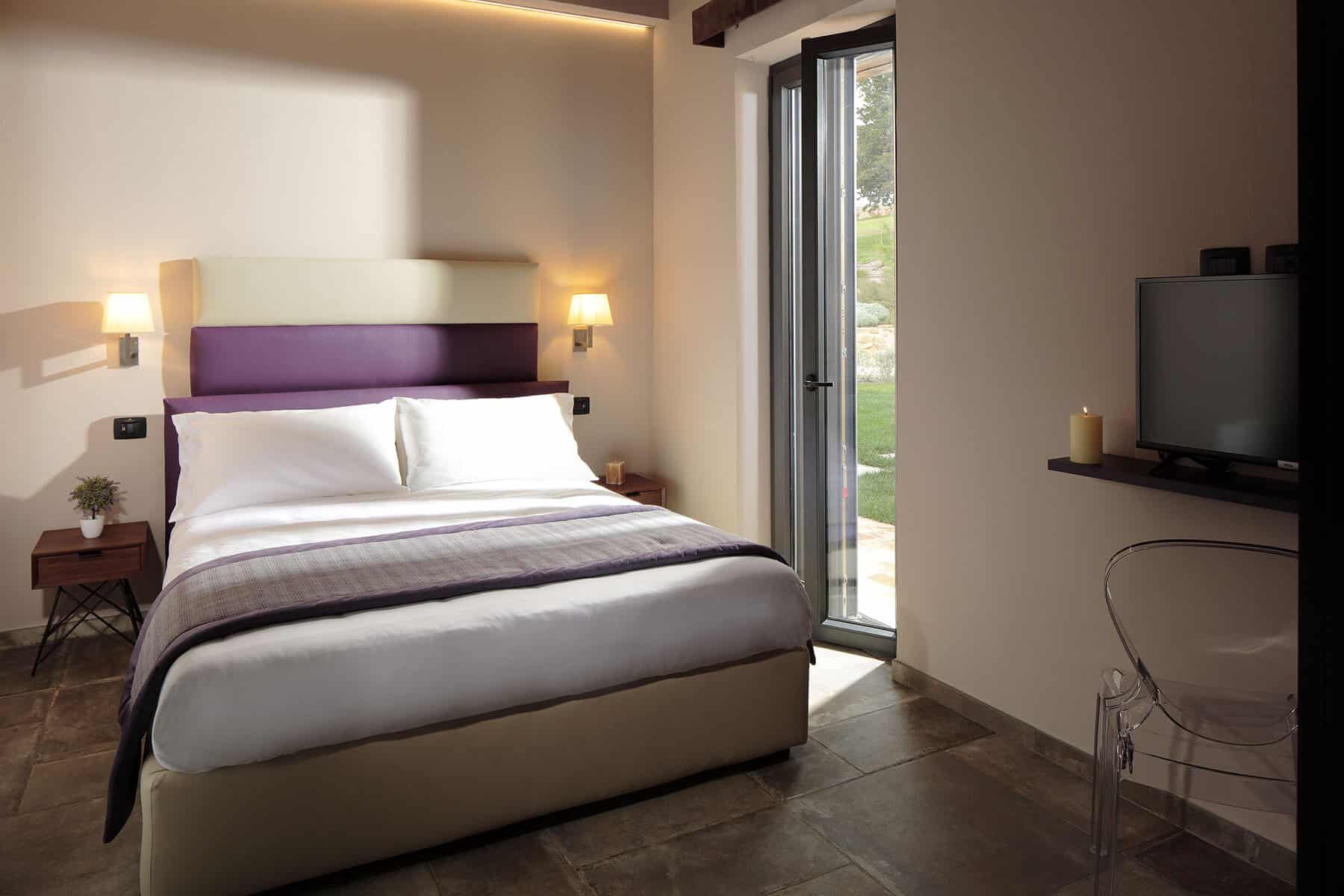 luxury-villa-living-villa-banyaga-umbria-italy-12