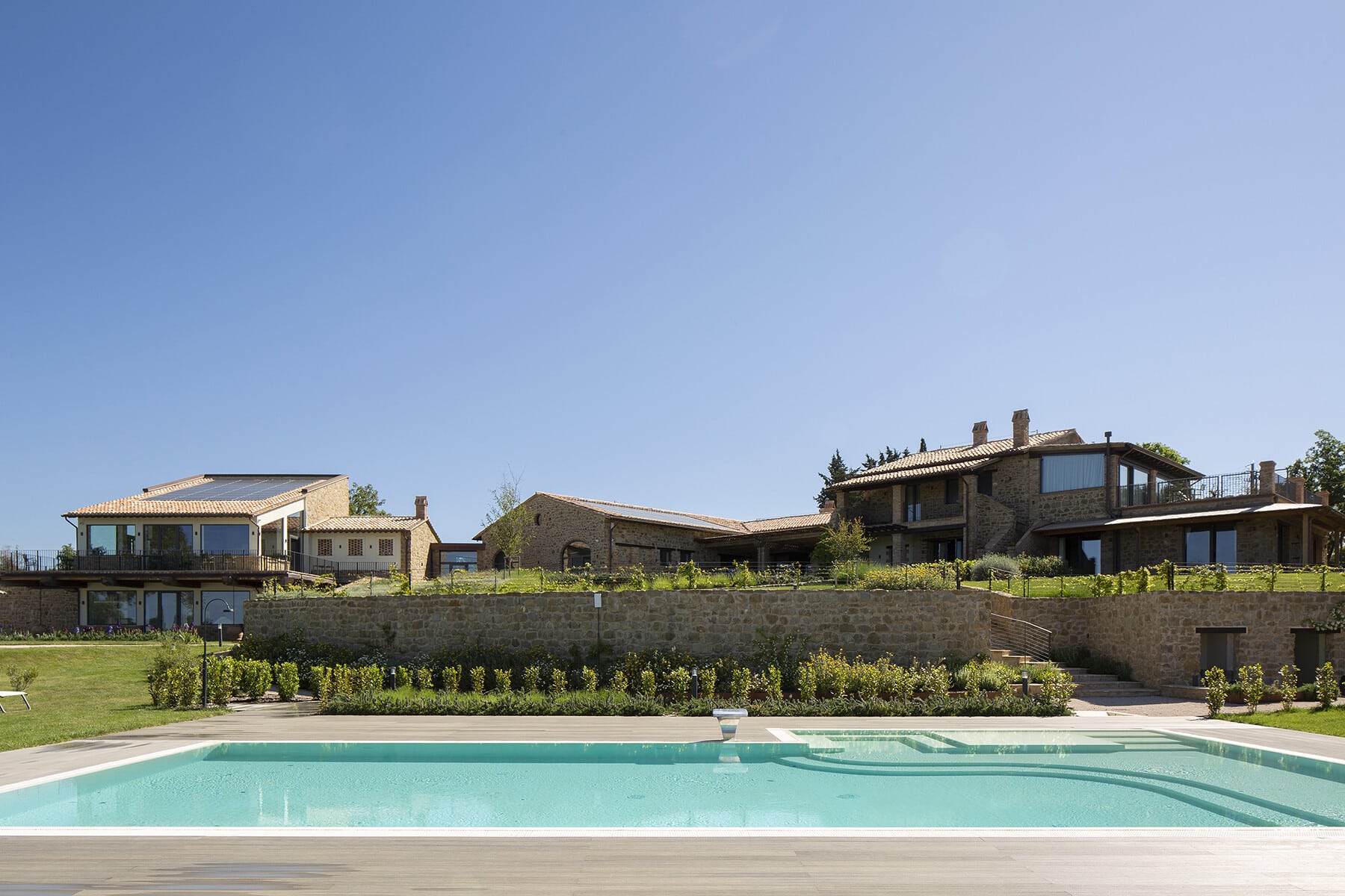 luxury-villa-living-villa-banyaga-umbria-italy-3