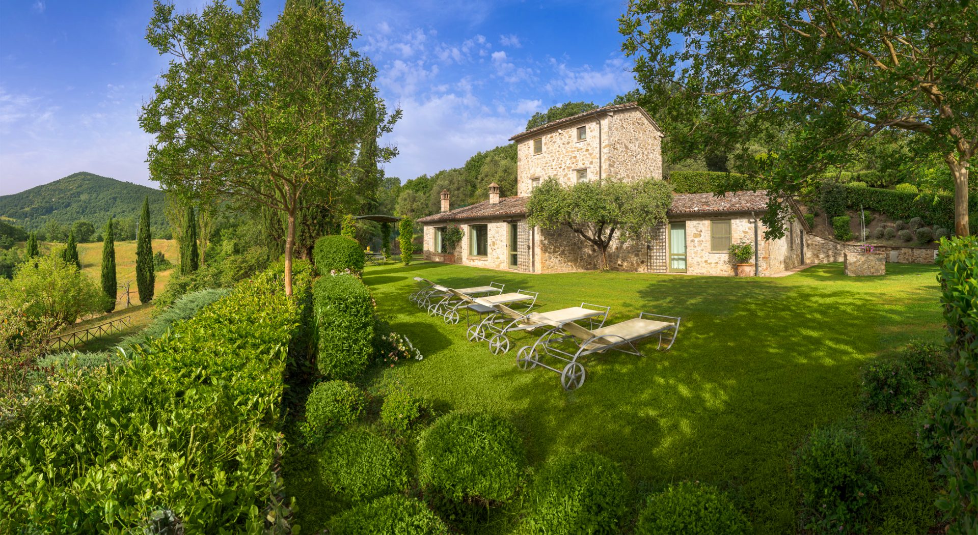 luxury-villa-living-villa-bootler-umbria-italy-1