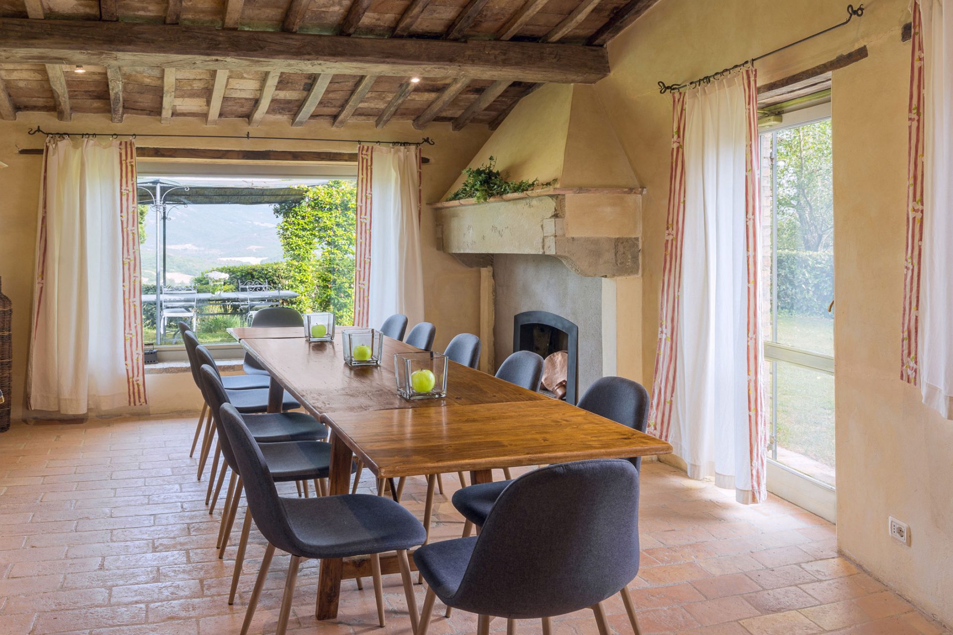 luxury-villa-living-villa-bootler-umbria-italy-10